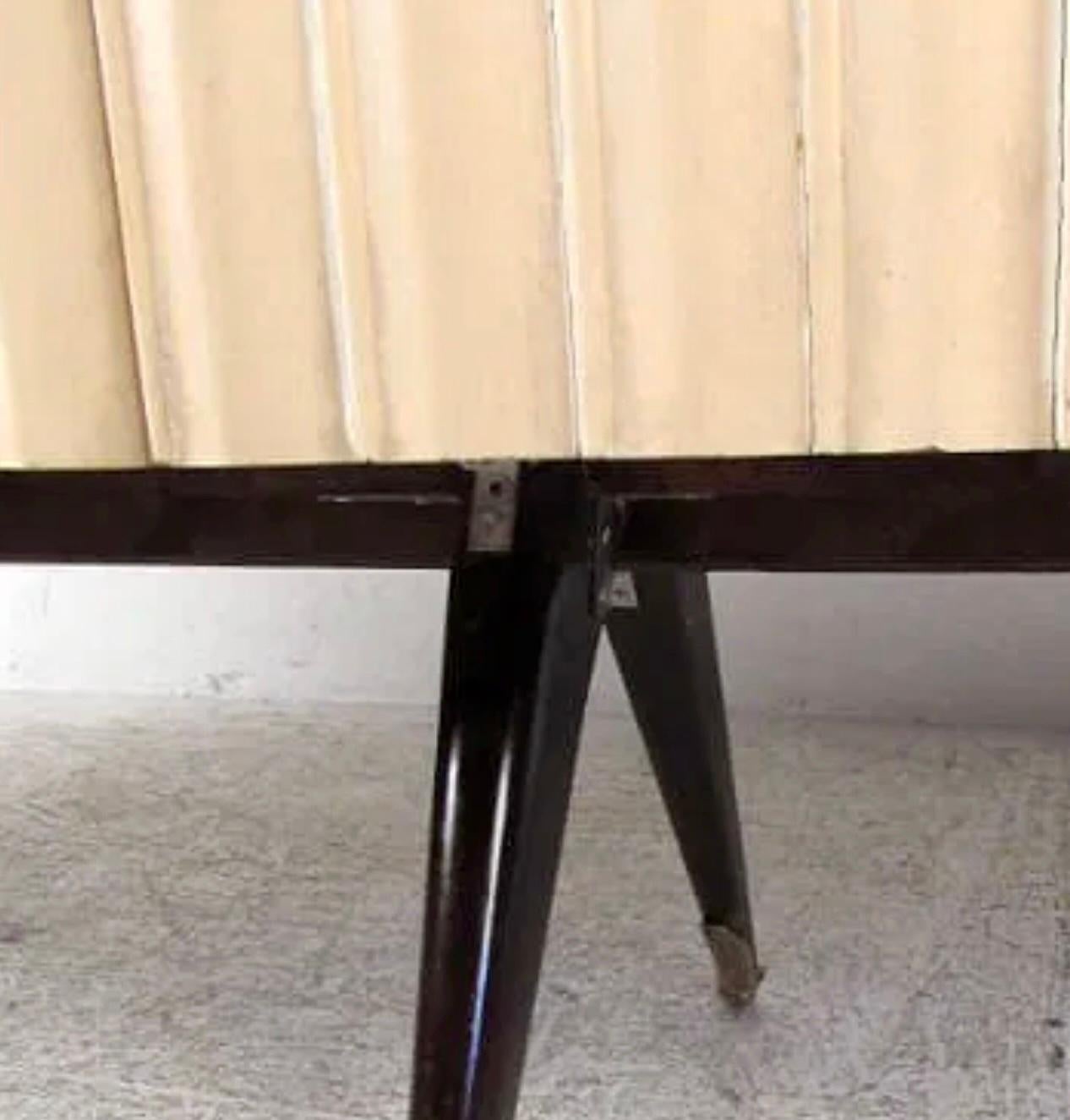 Mid-Century Modern Italian Rosewood Sideboard For Sale 4
