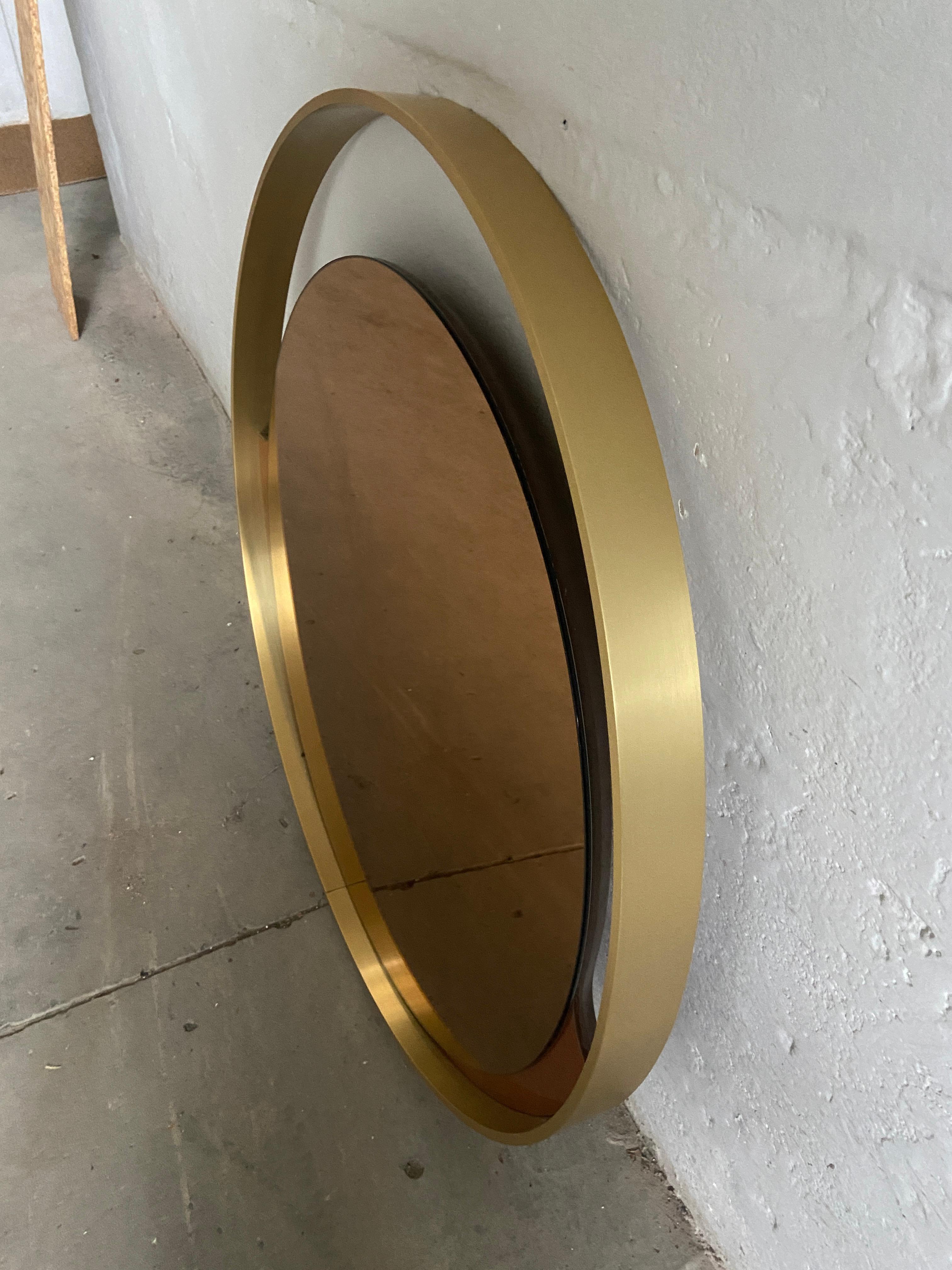 Mid-Century Modern Italian Round Gold Colored Mirror with Gilt Metal Frame 6