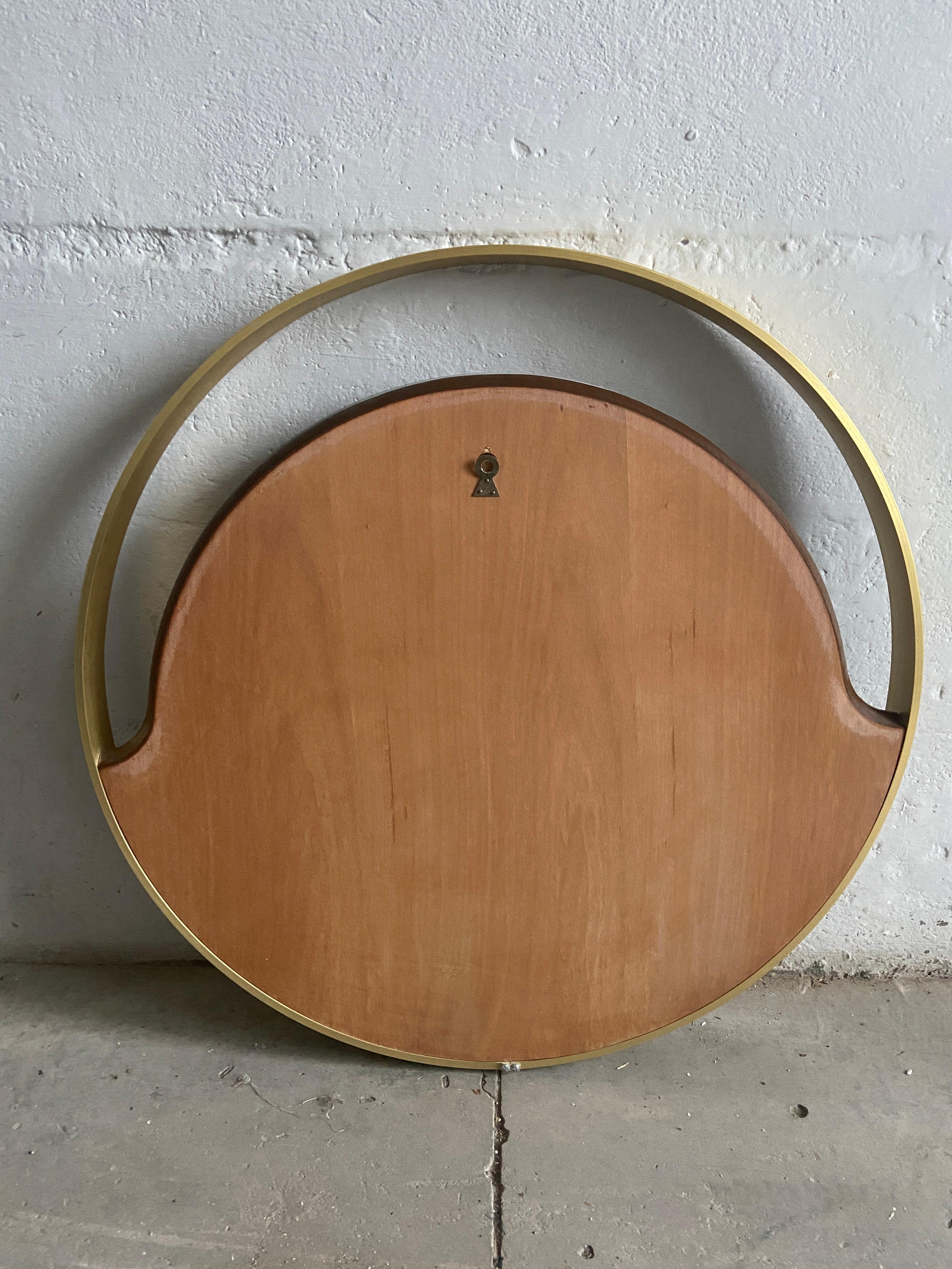 Mid-Century Modern Italian Round Gold Colored Mirror with Gilt Metal Frame 7