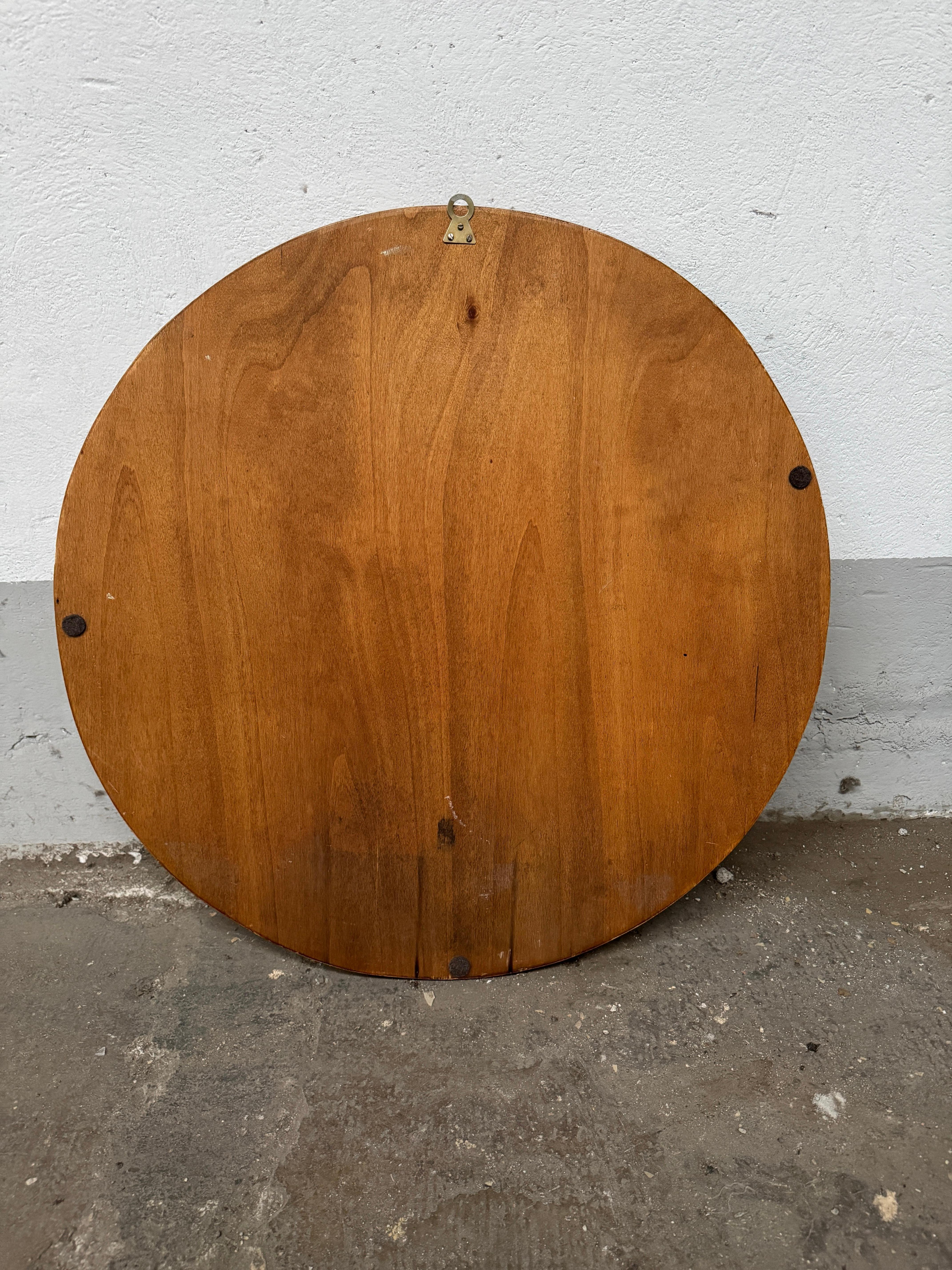 Mid-Century Modern Italian Round Shaped Cristal Arte Wall Mirror. 1970s For Sale 5