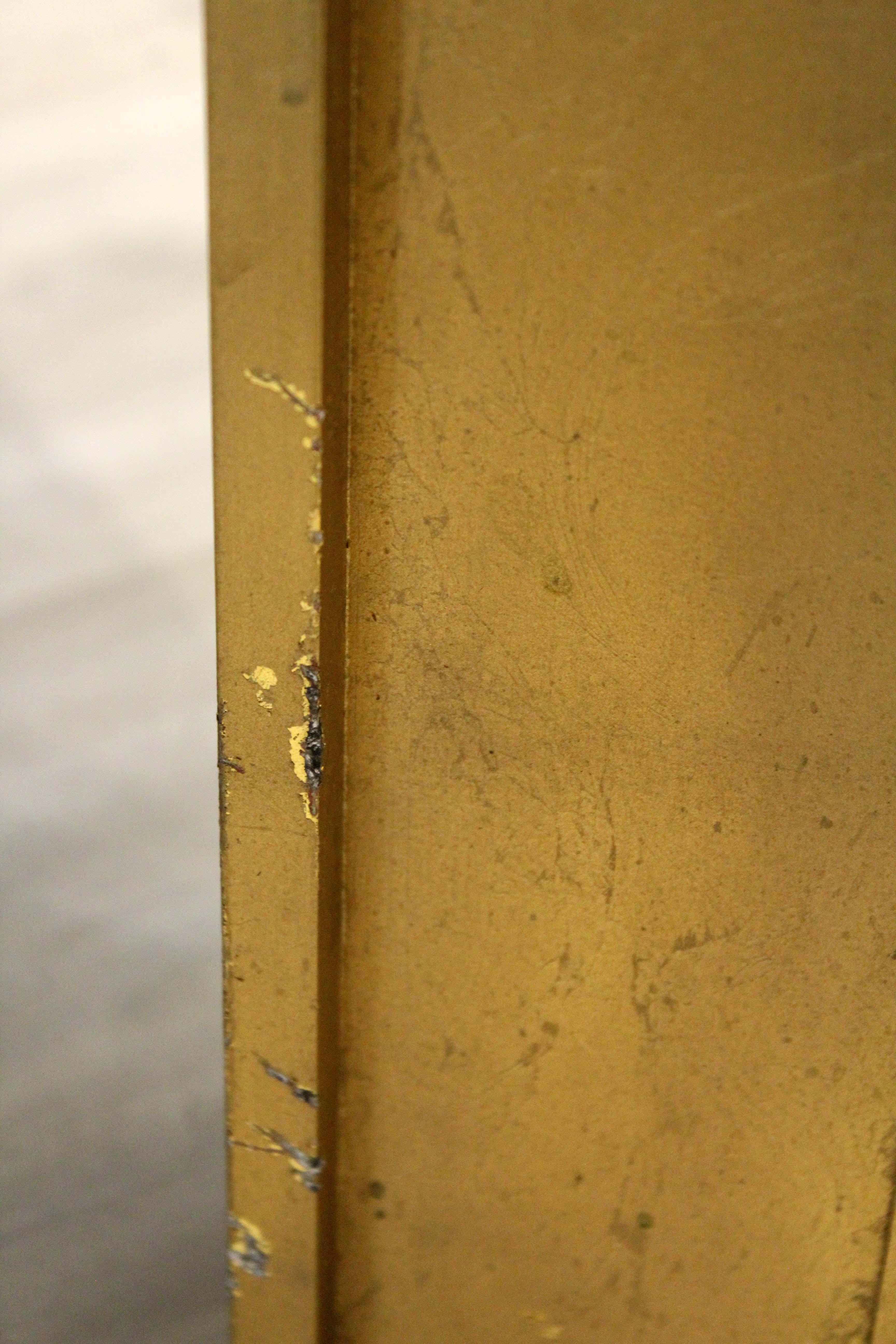 Table basse italienne mi-siècle moderne Scagliola Trompe L'oeil et laiton en vente 4