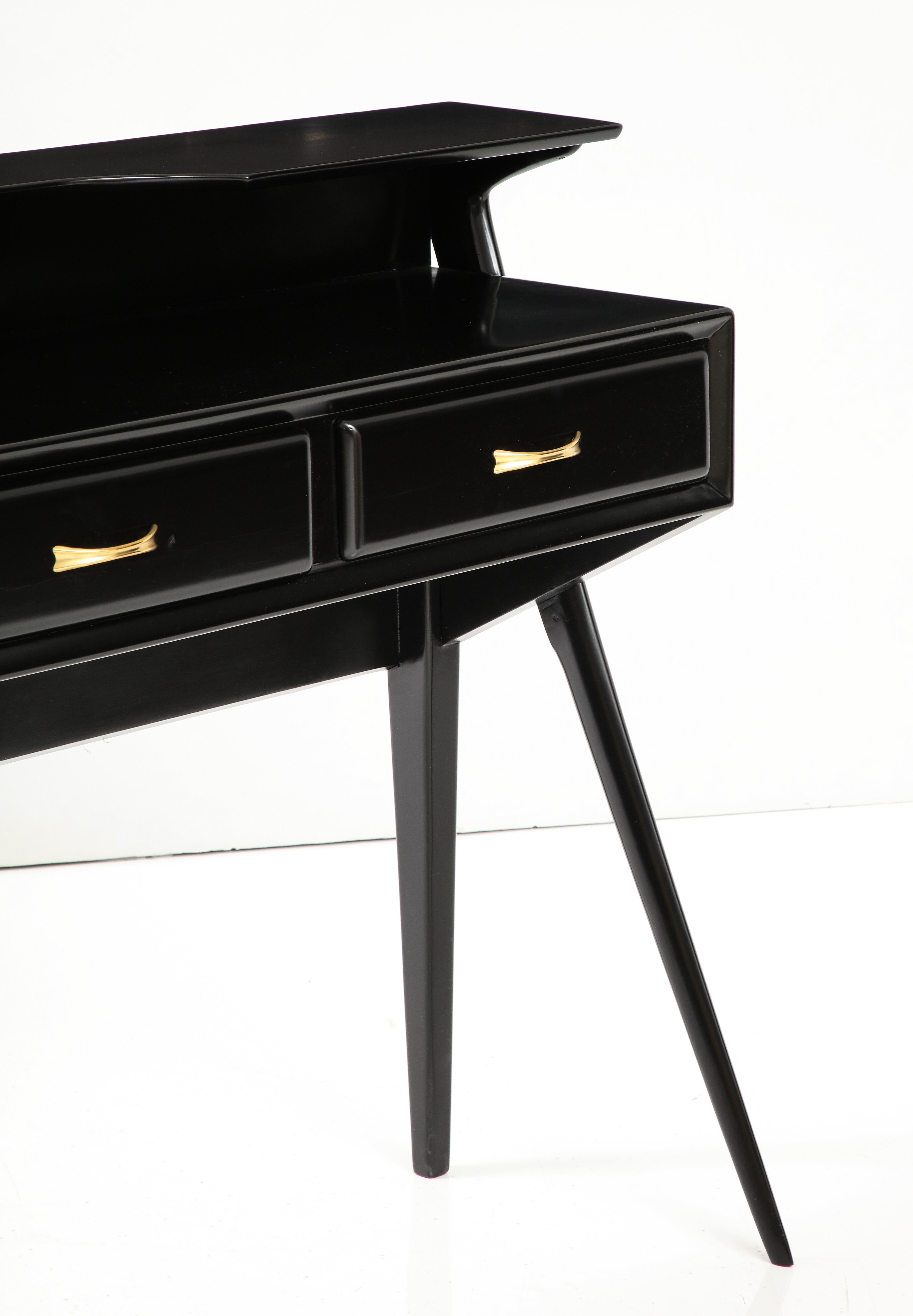 Mid-Century Modern Italian Sculptural Two-Tier Console In Black Lacquer For Sale 7