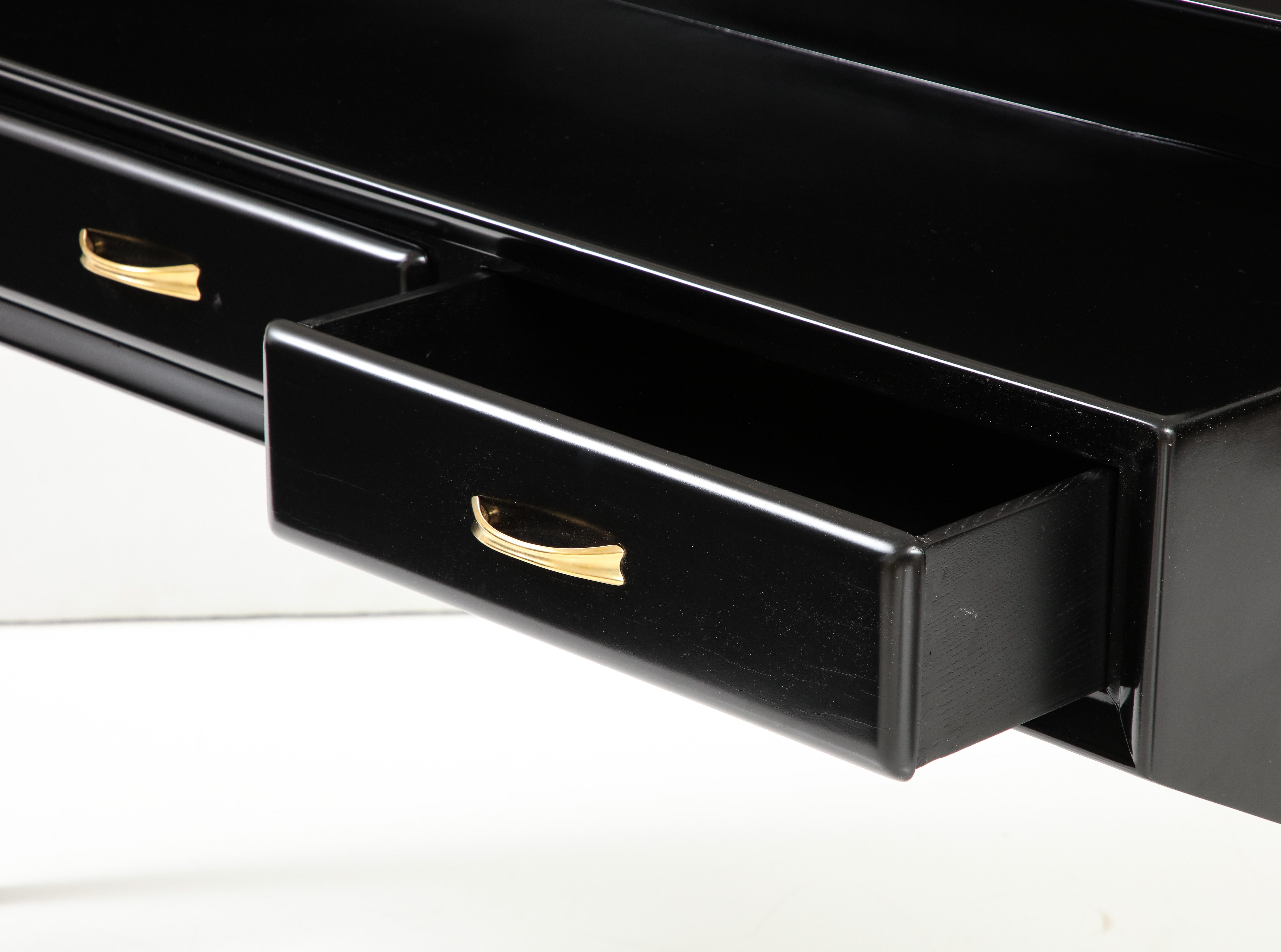 Mid-Century Modern Italian Sculptural Two-Tier Console In Black Lacquer For Sale 8