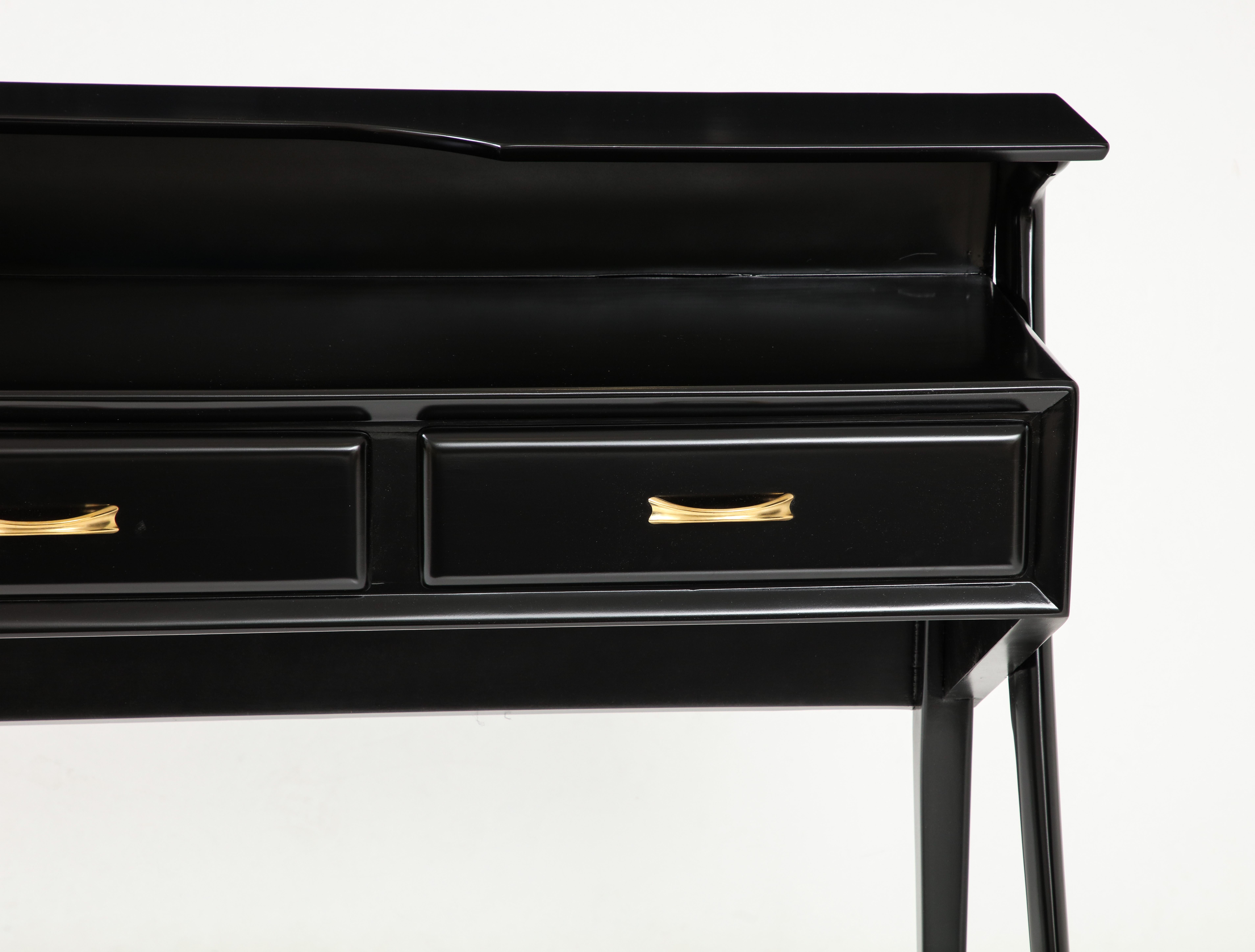 Mid-Century Modern Italian Sculptural Two-Tier Console In Black Lacquer For Sale 9