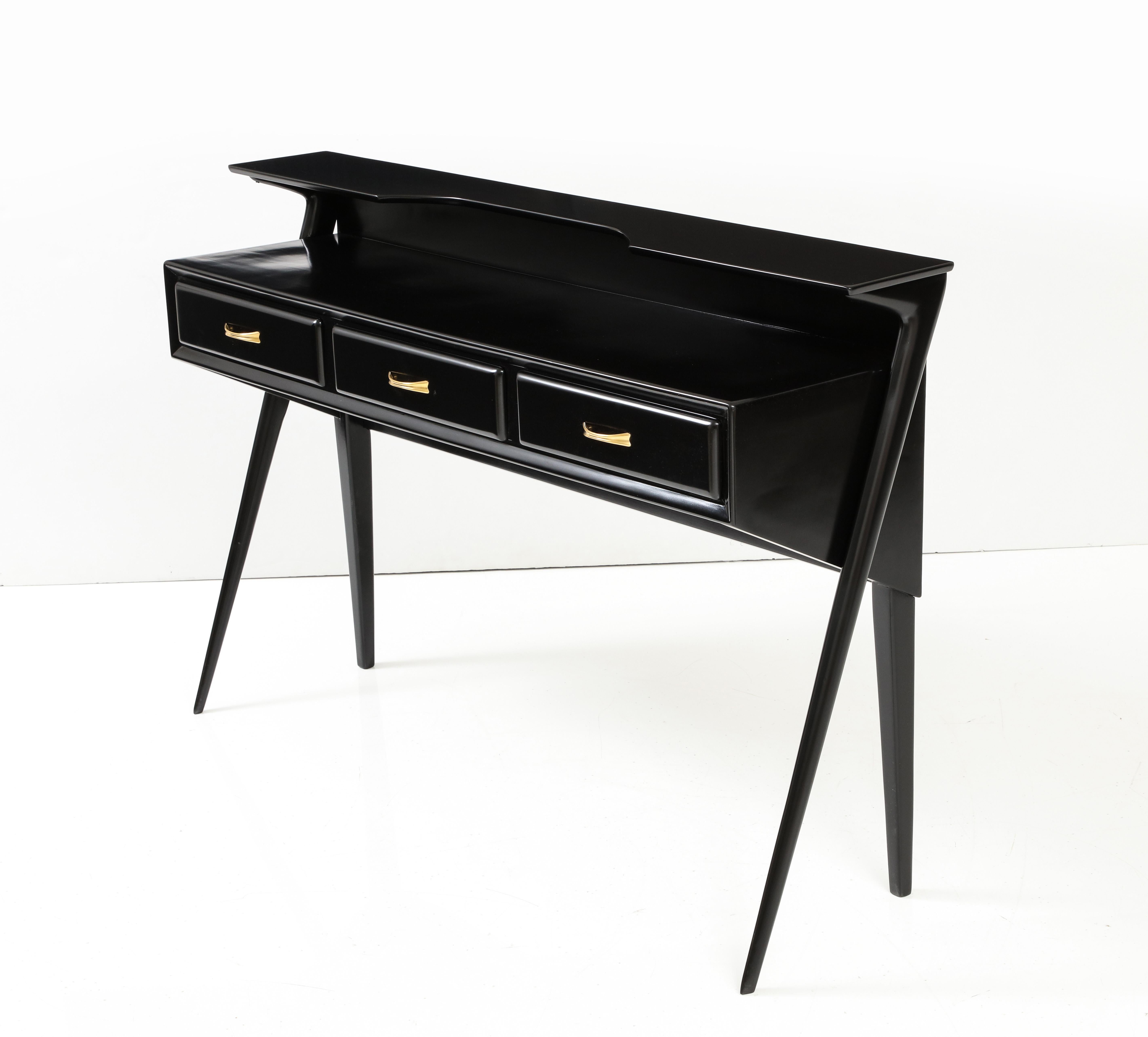 Mid-Century Modern Italian Sculptural Two-Tier Console In Black Lacquer For Sale 4