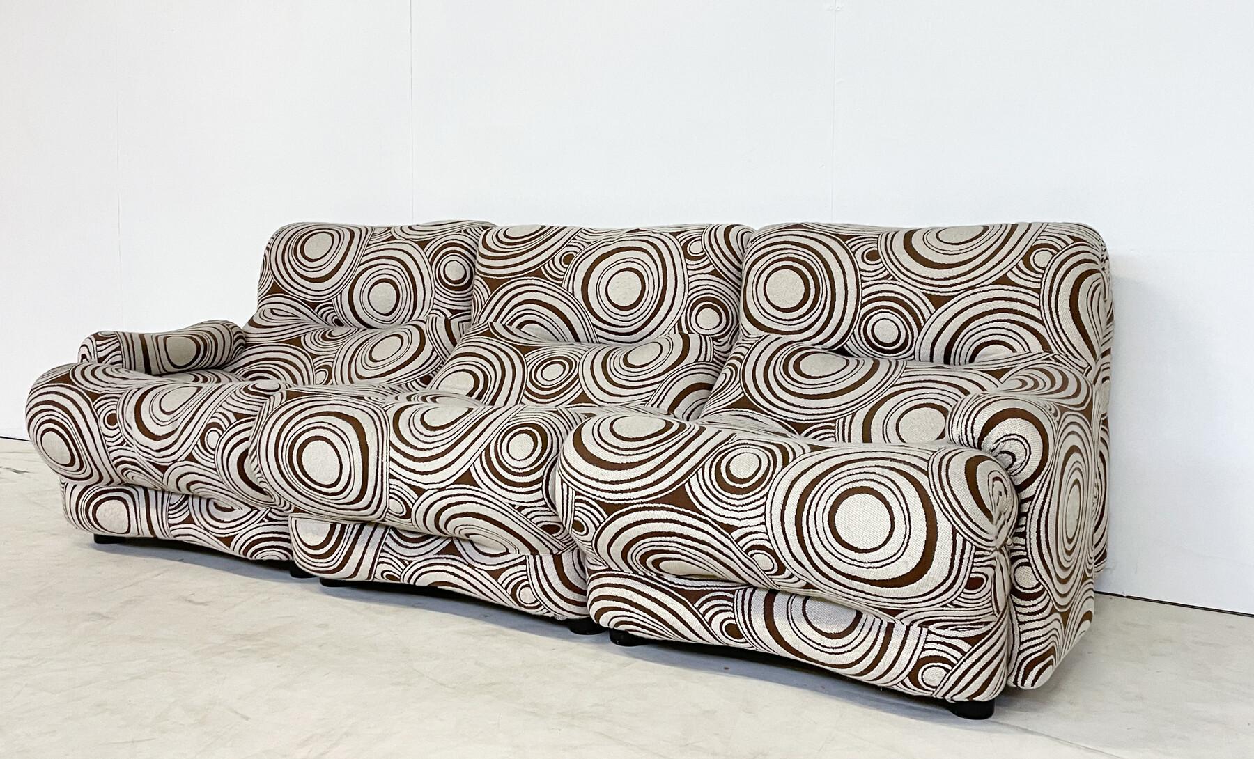 Tissu Ensemble de sièges italiens de style mi-siècle moderne par Emilio Guarnacci et Felix Padovano  en vente
