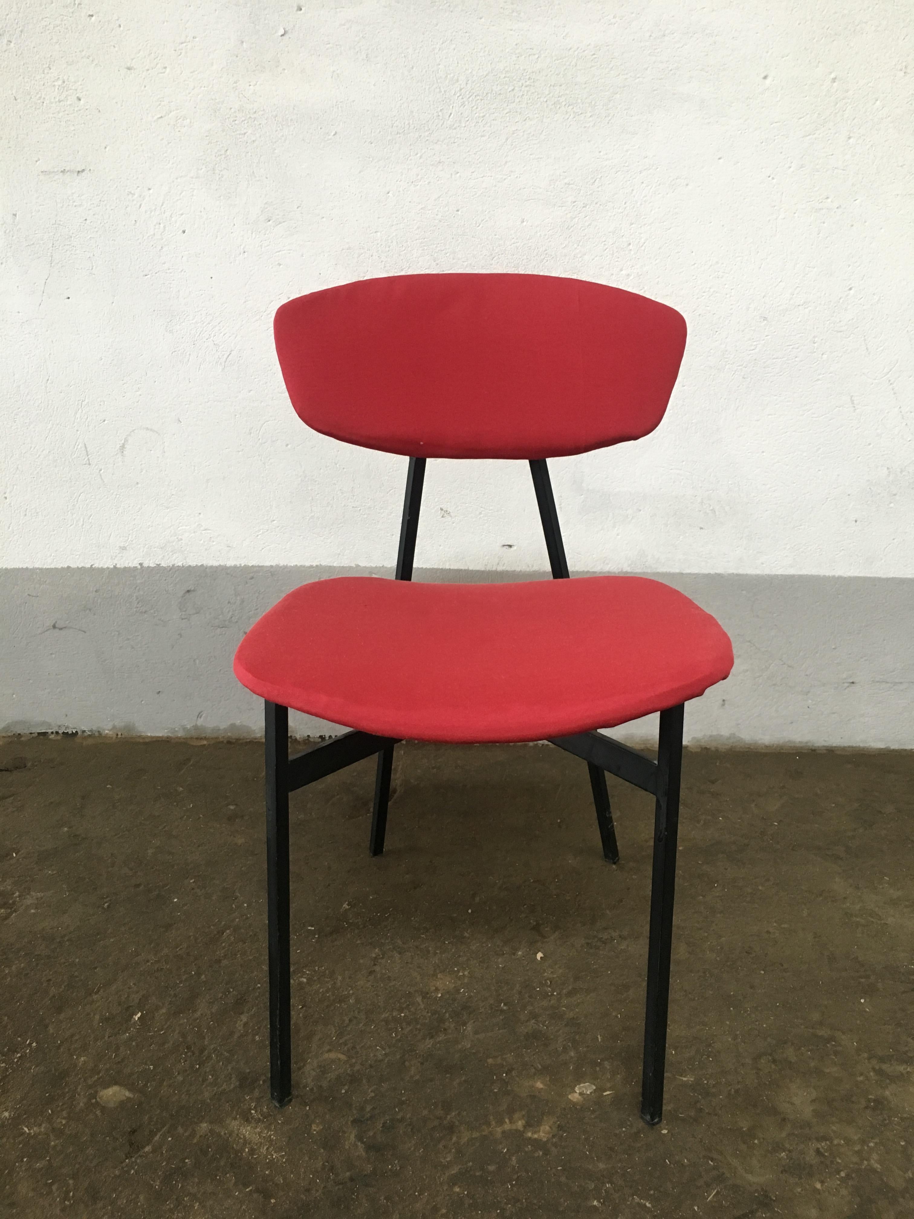 Mid-Century Modern Italian Set of 4 Iron Chairs with Original Red Upholstery 1