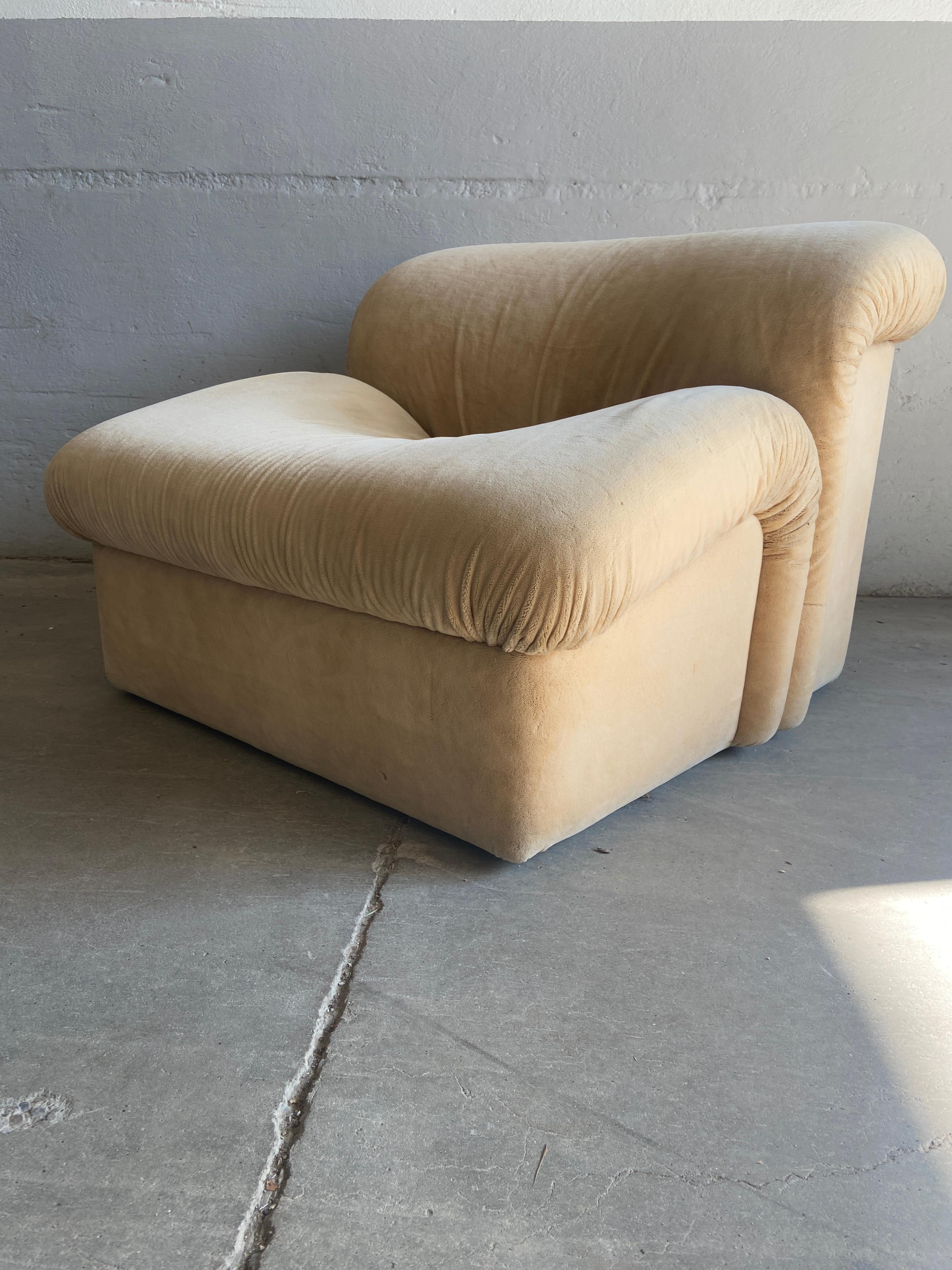 Mid-Century Modern Italian Set of 4 Upholstered Armchairs 