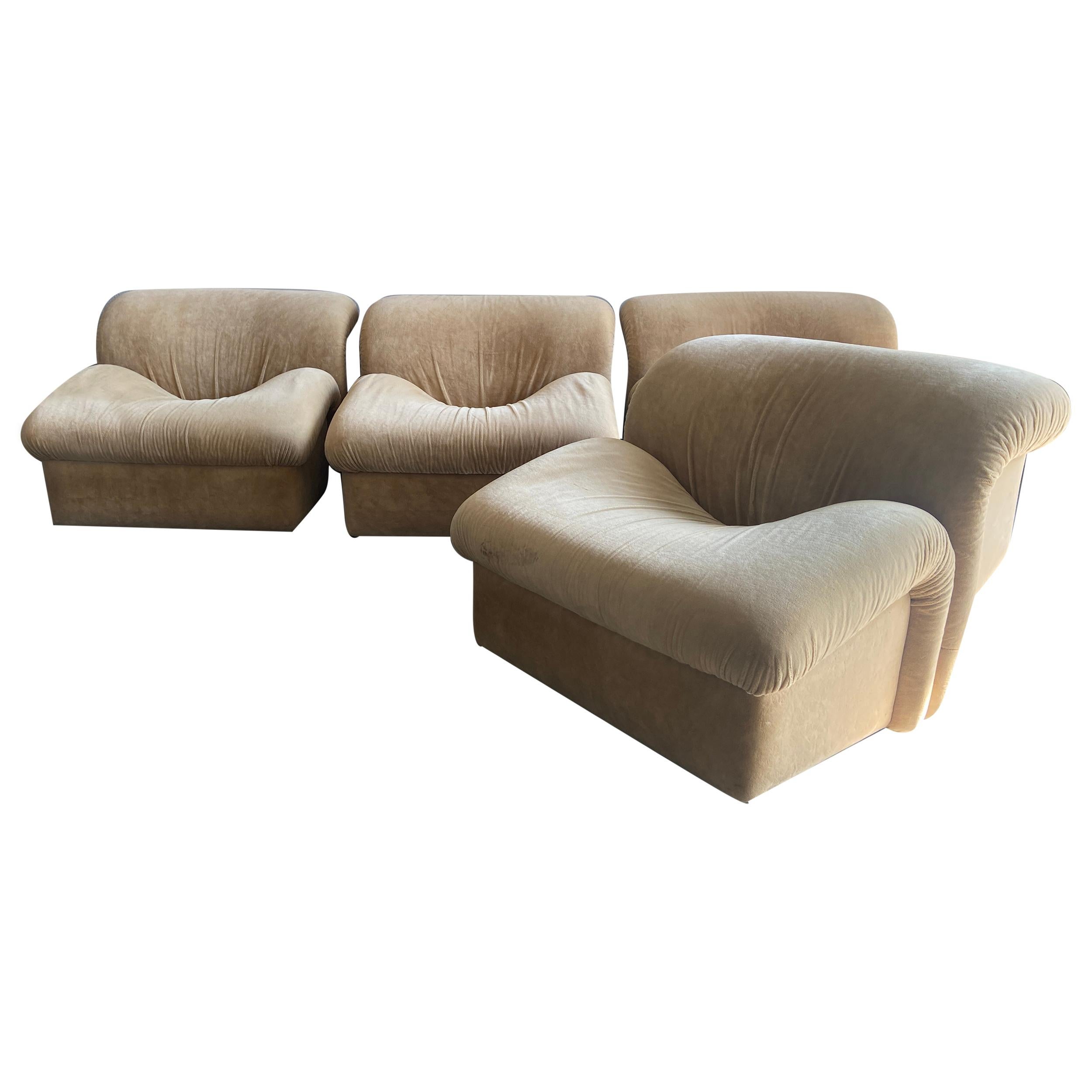 Mid-Century Modern Italian Set of 4 Upholstered Armchairs "Mod. Onda", 1970s