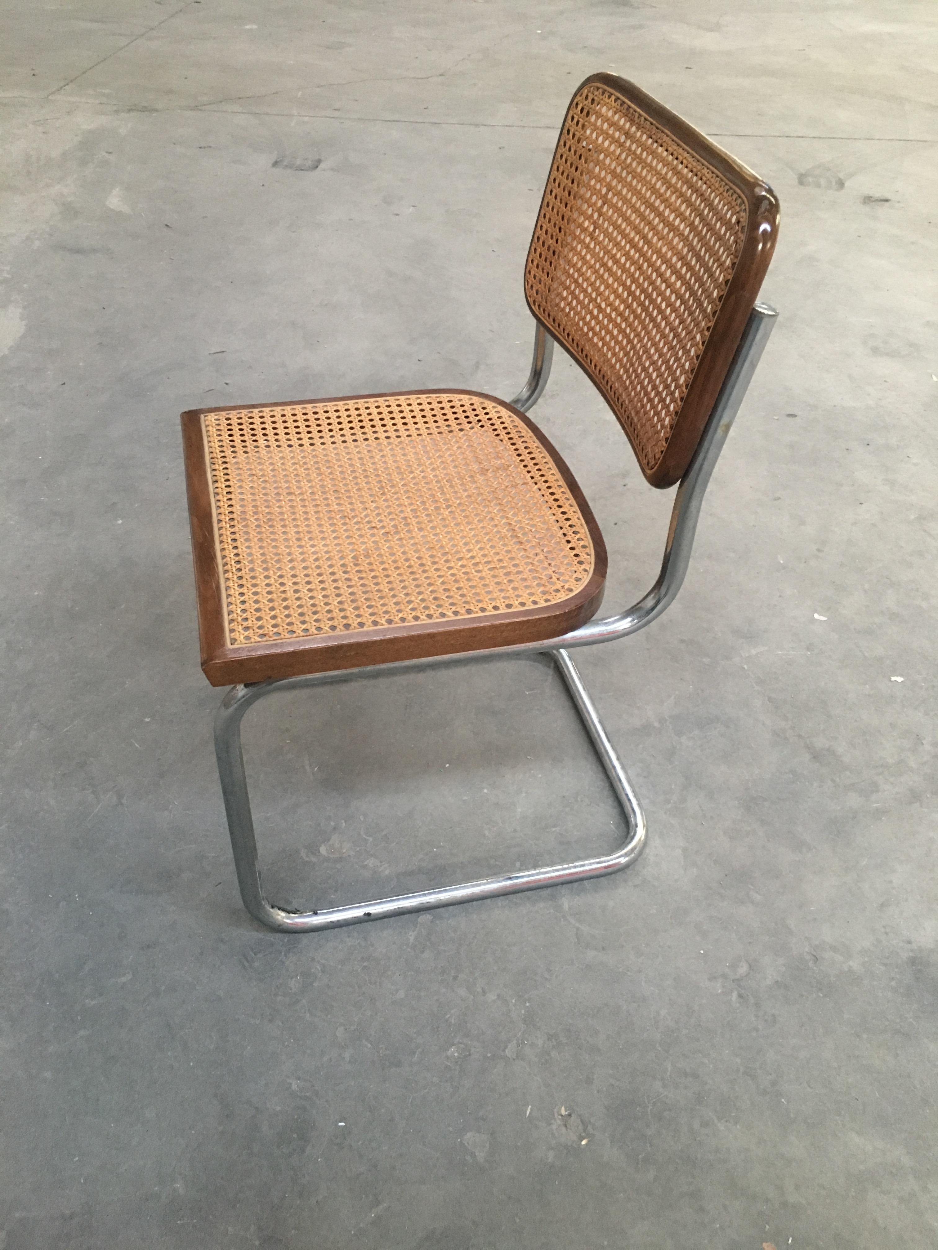 Straw Mid-Century Modern Italian Set of 4 Walnut and Chrome Cesca Chairs, 1970s