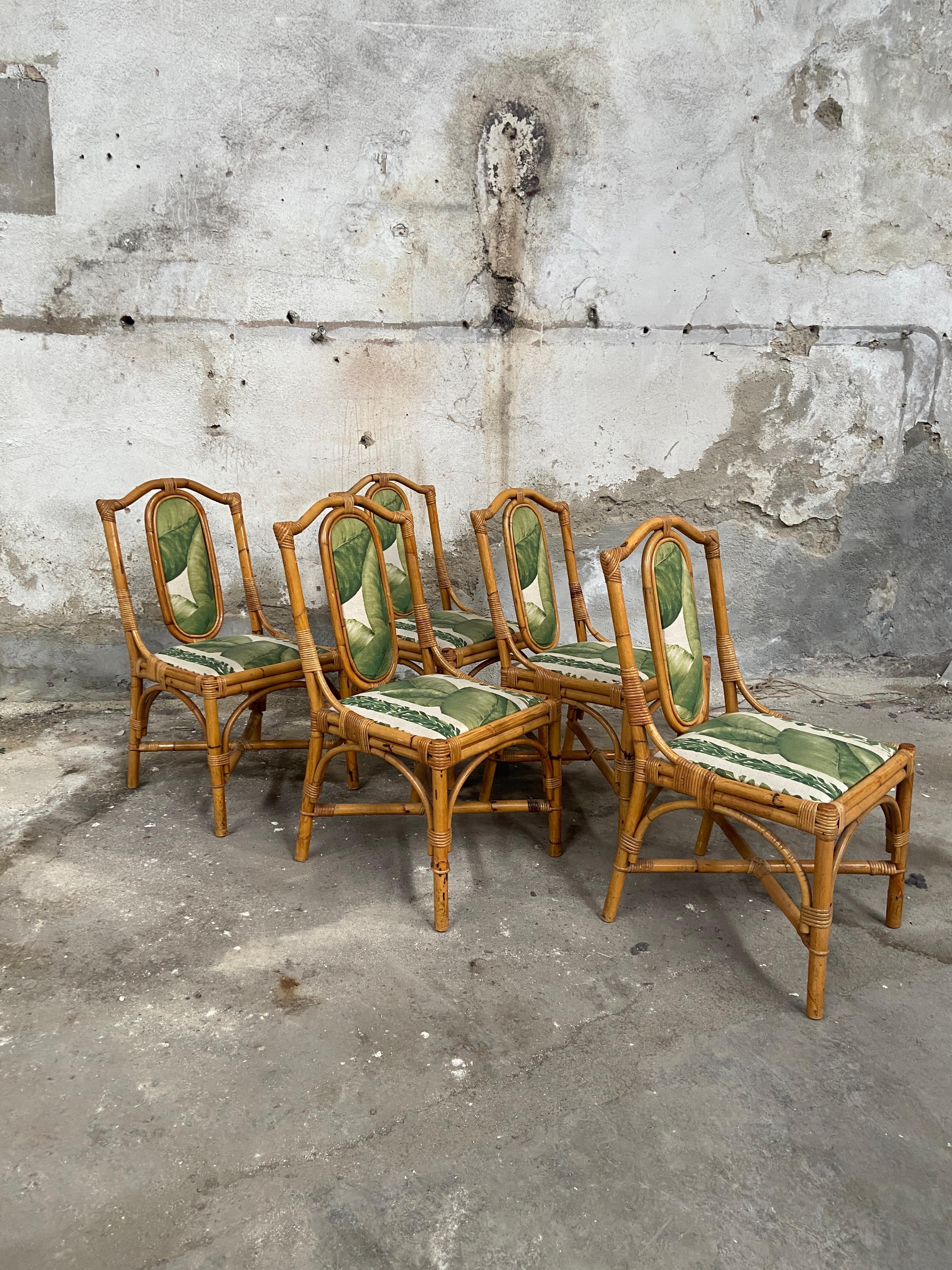 Italienischer Satz von 5 Bambus-Esszimmerstühlen aus der Mitte des Jahrhunderts. 1970s (Moderne der Mitte des Jahrhunderts) im Angebot