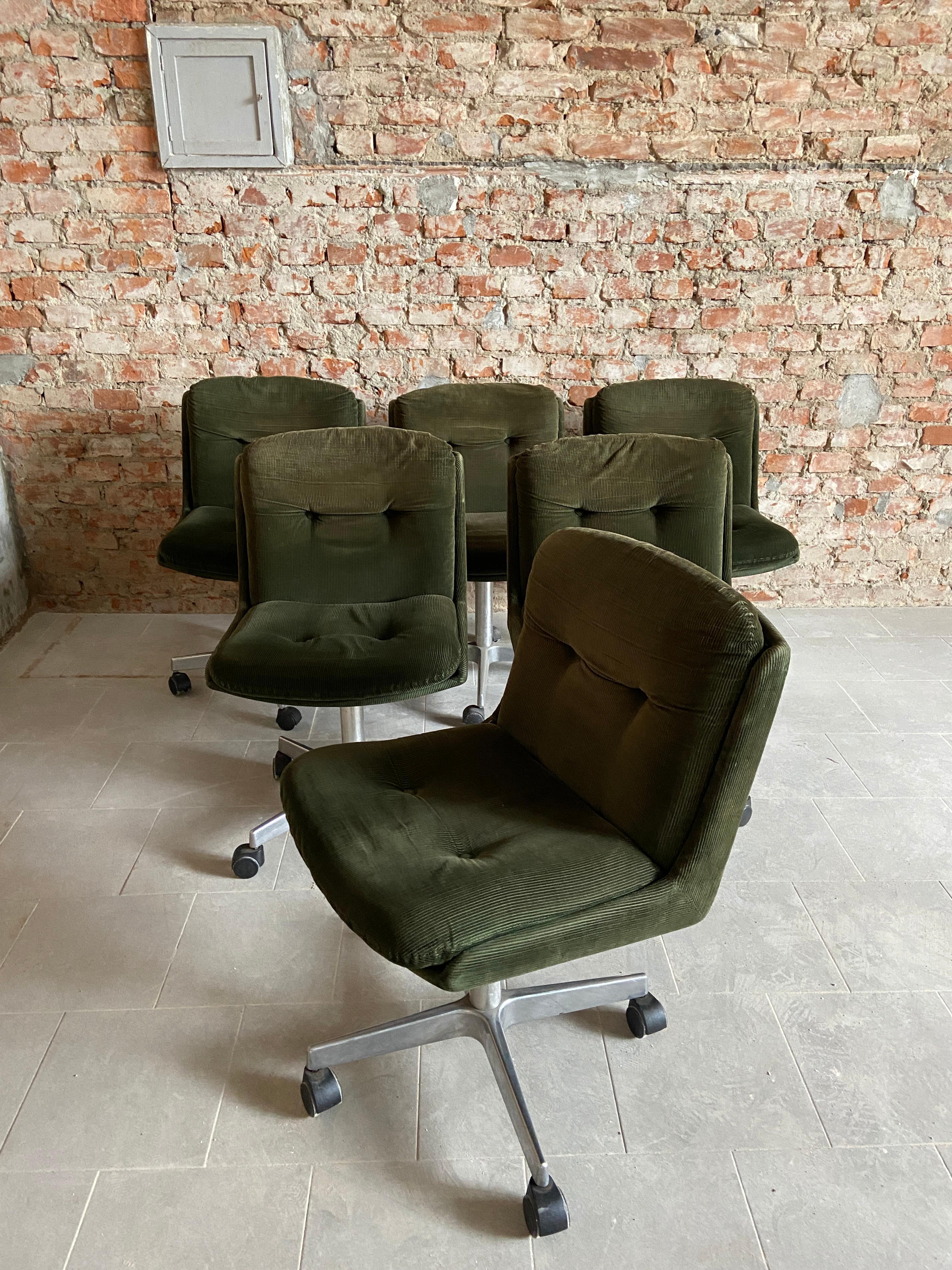 Mid-Century Modern Italian Set of 6 Chairs on Wheels, 1970s 2