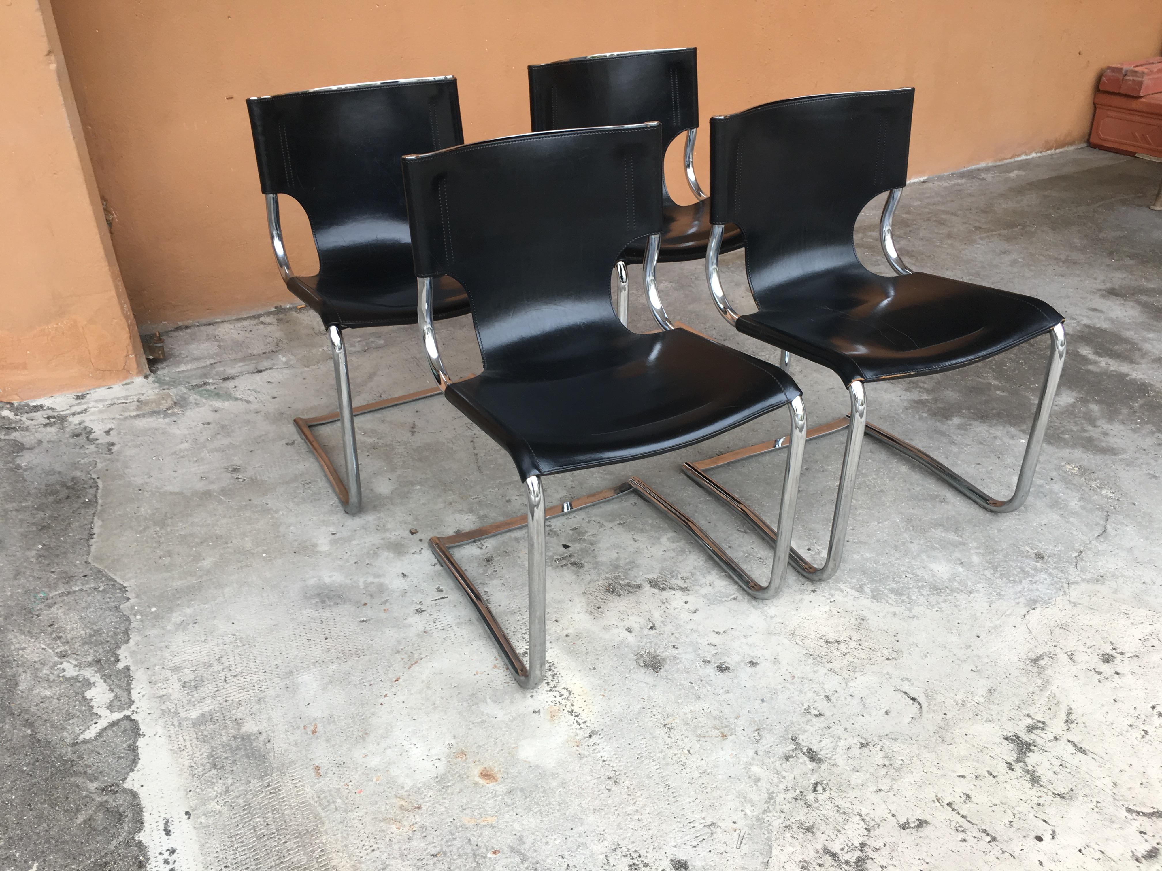 Mid-Century Modern Italian Set of Carlo Bartoli Black Leather Cantilever Chairs In Good Condition For Sale In Prato, IT
