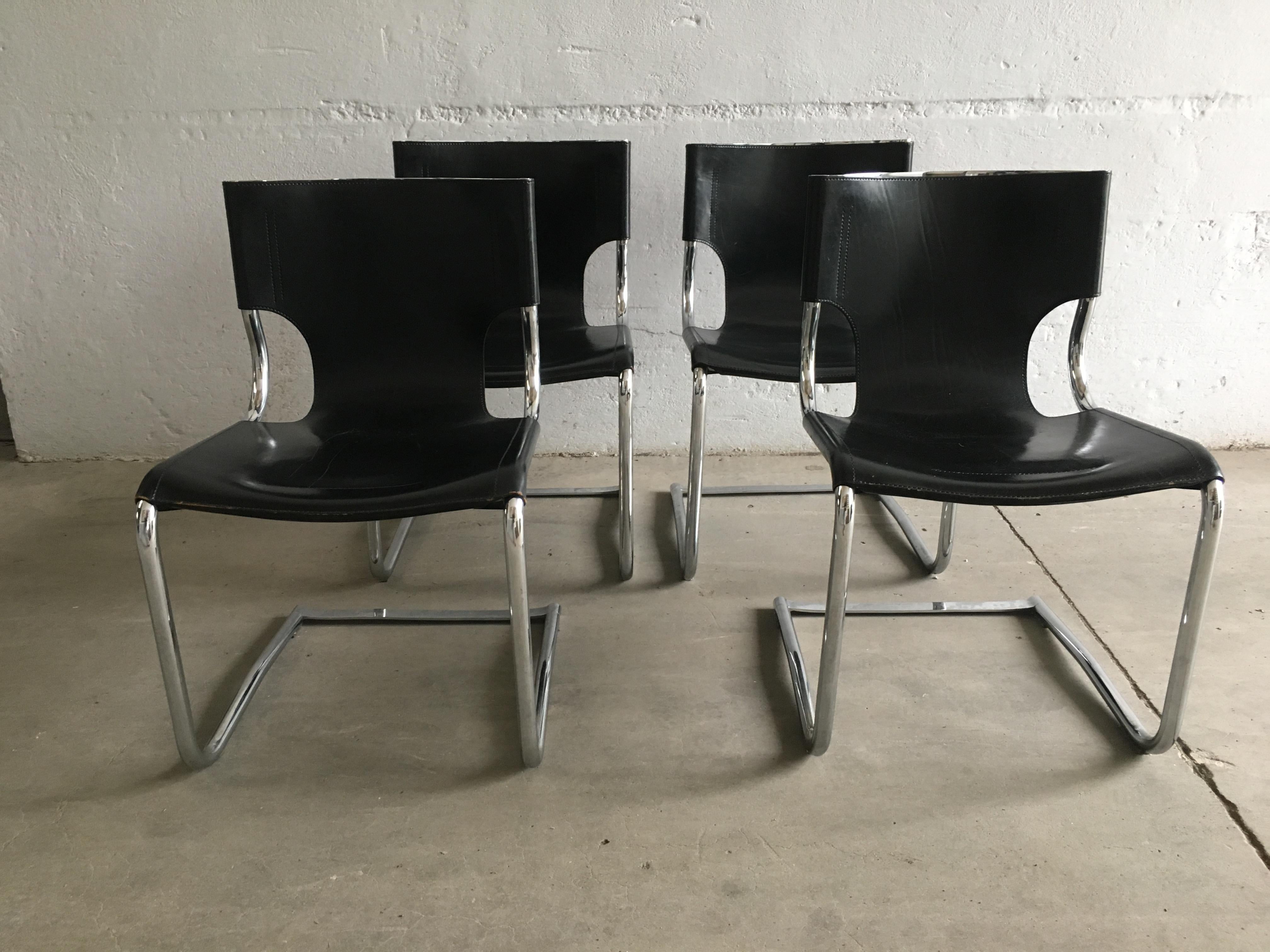Mid-Century Modern Italian Set of Carlo Bartoli Black Leather Cantilever Chairs For Sale 3