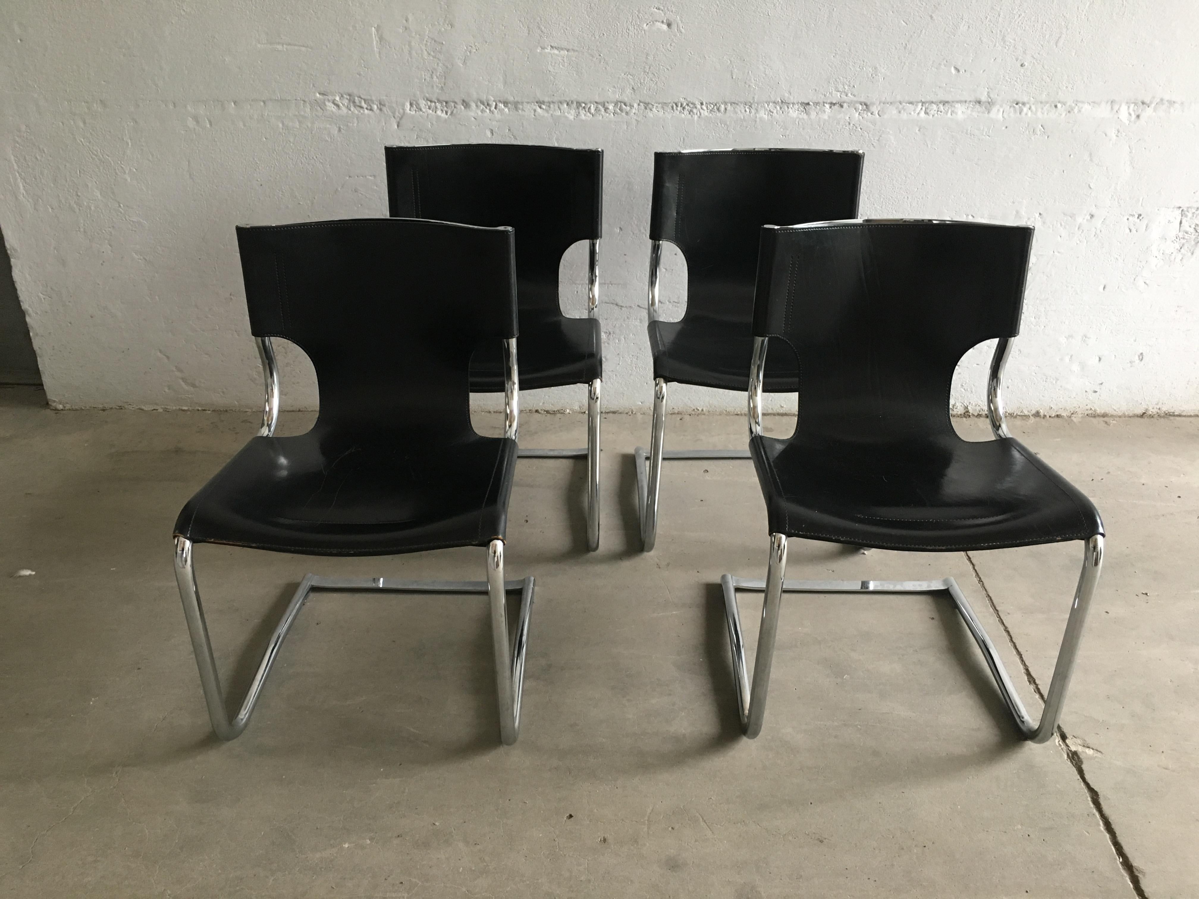 Mid-Century Modern Italian Set of Carlo Bartoli Black Leather Cantilever Chairs For Sale 4