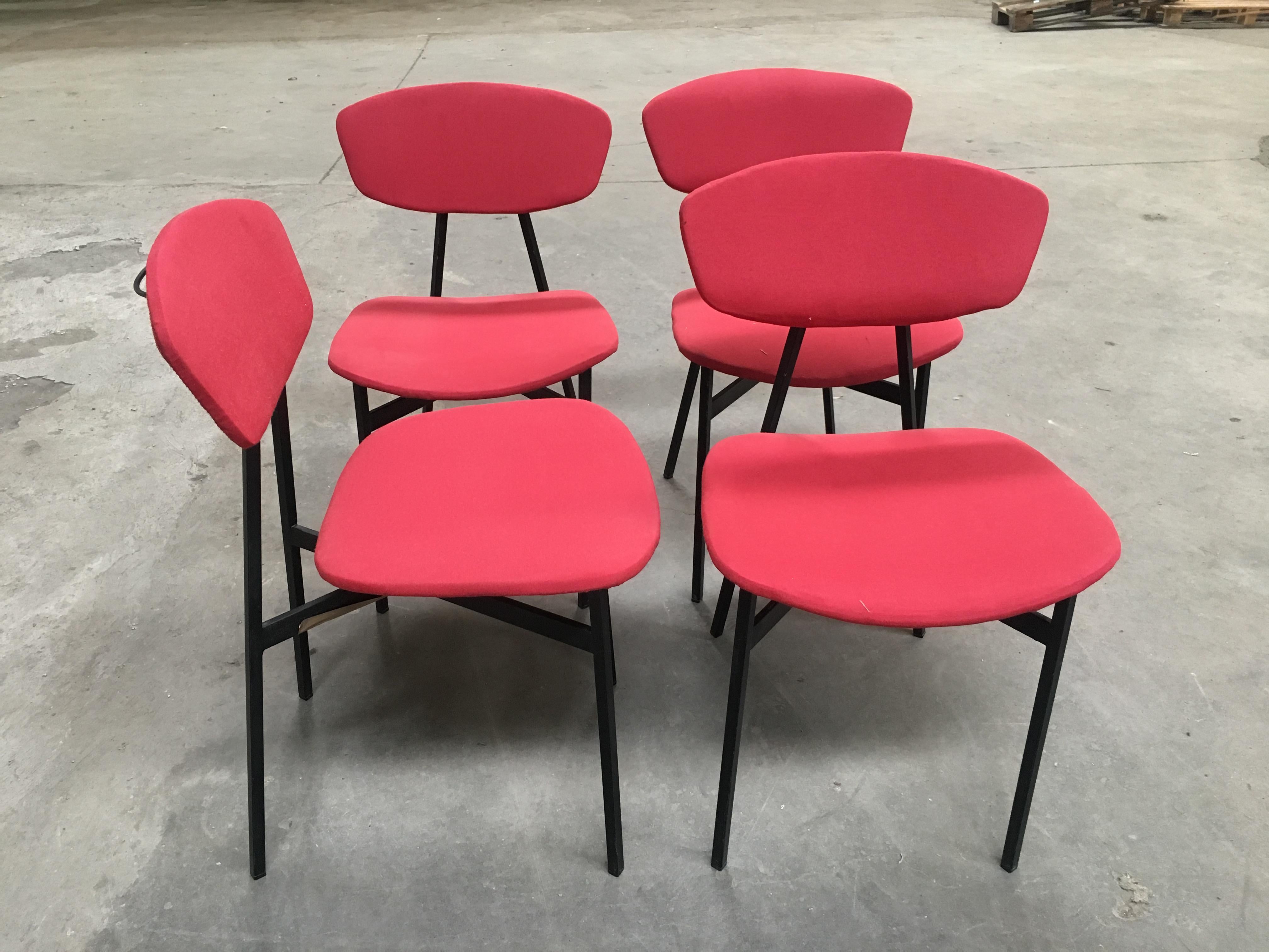 Mid-Century Modern Italian Set of Four Dining or Desk Black Iron Chairs, 1960s In Good Condition In Prato, IT