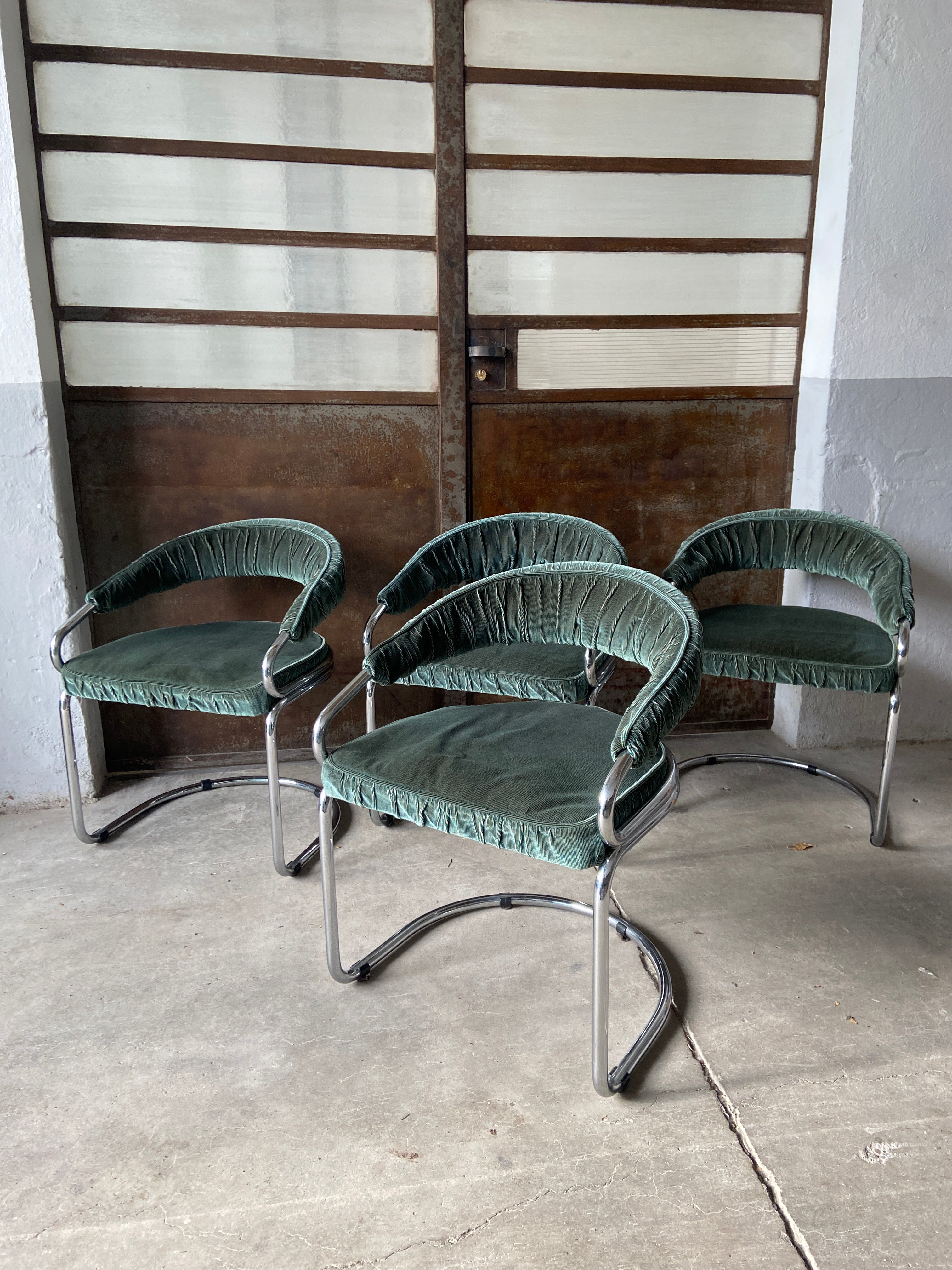Mid-Century Modern Italian Set of Four Giotto Stoppino Dining Chairs, 1970s In Good Condition In Prato, IT