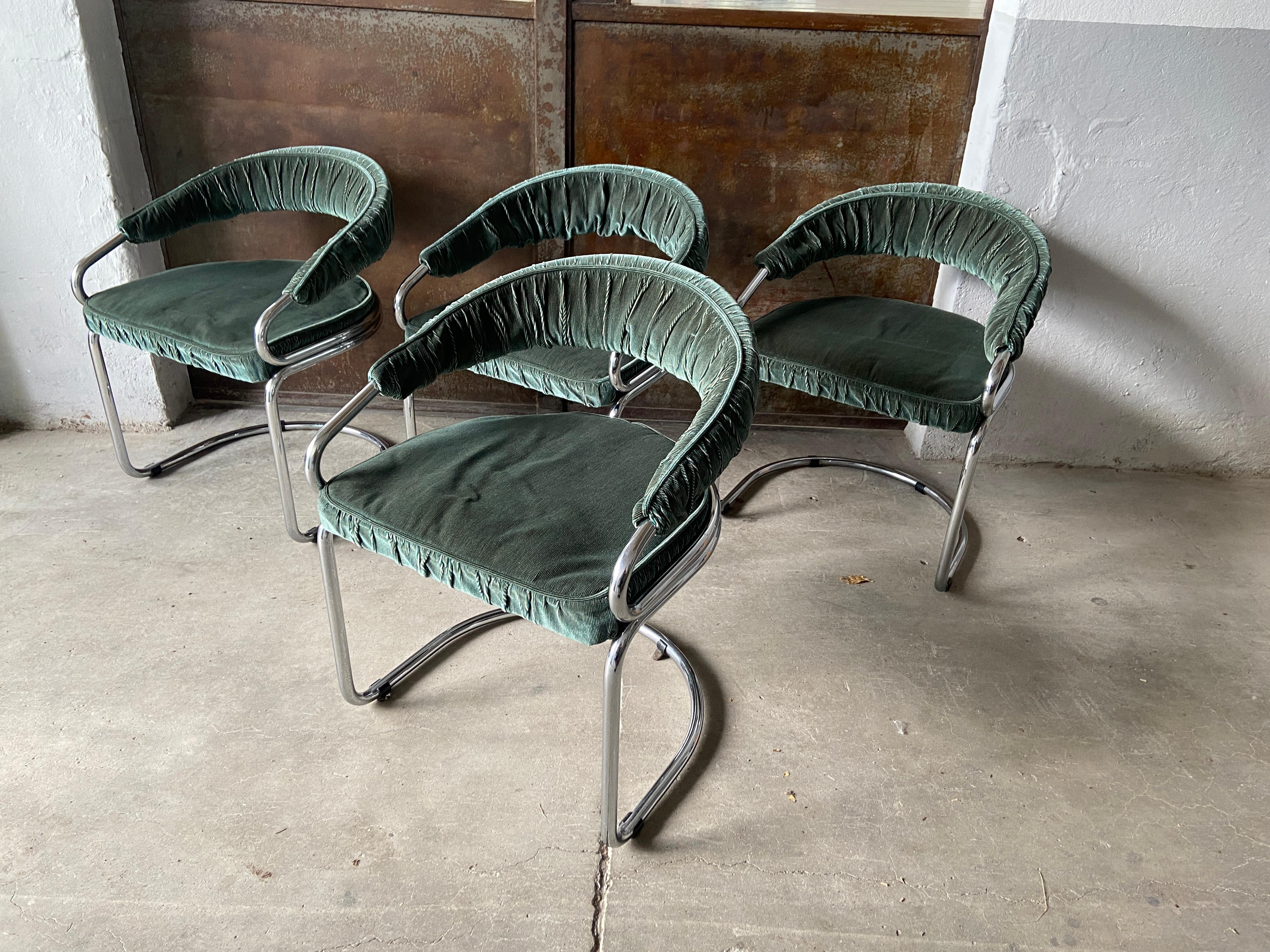 Mid-Century Modern Italian Set of Four Giotto Stoppino Dining Chairs, 1970s 3