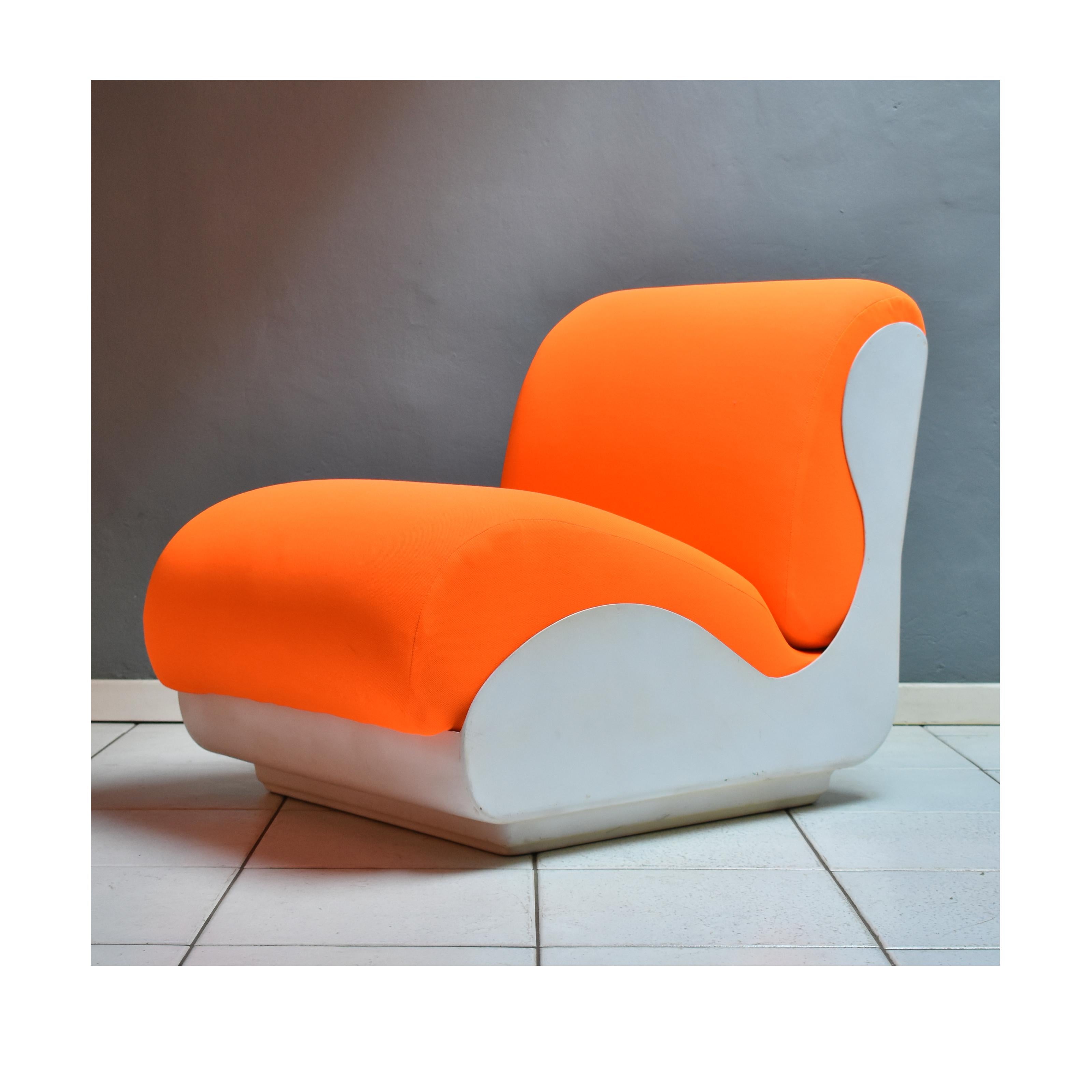 Moderner italienischer Sessel aus der Mitte des Jahrhunderts, 1970er Jahre, 2er-Set, orangefarbene fluoweiße Struktur im Angebot 3
