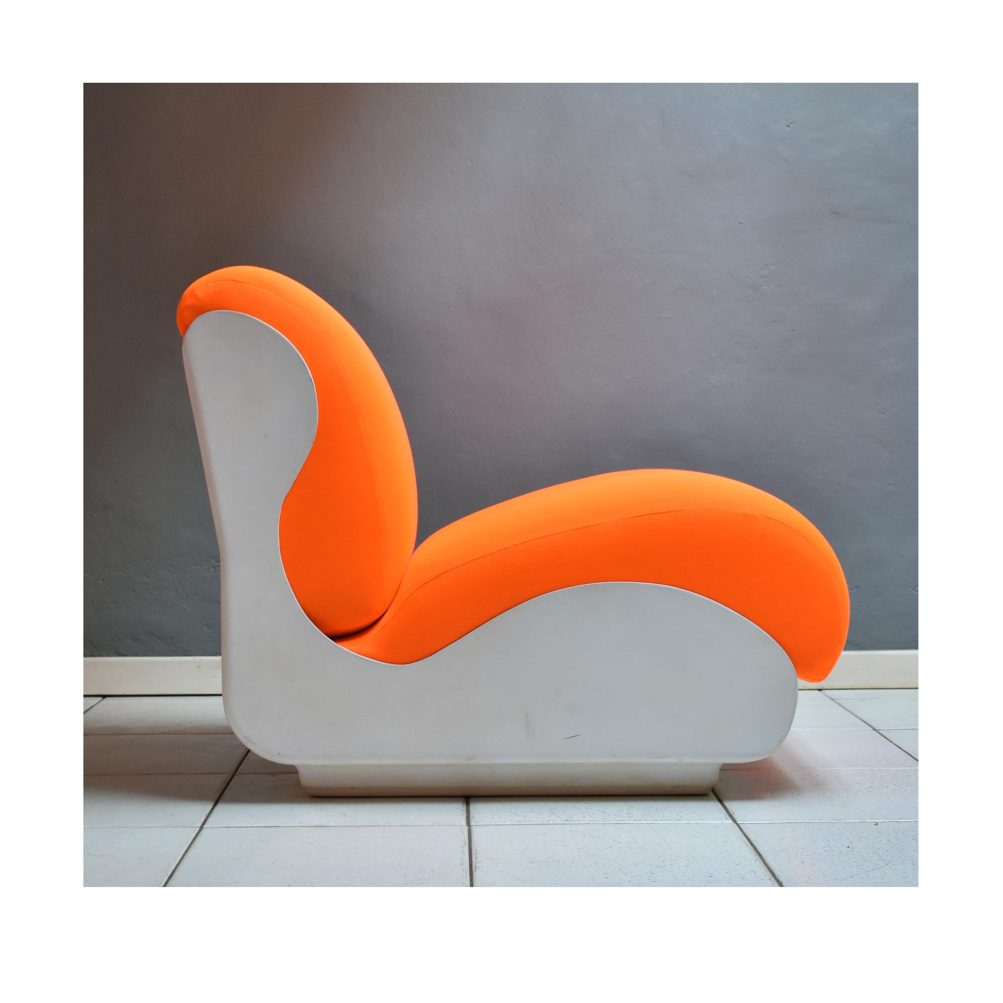 Moderner italienischer Sessel aus der Mitte des Jahrhunderts, 1970er Jahre, 2er-Set, orangefarbene fluoweiße Struktur im Angebot 6
