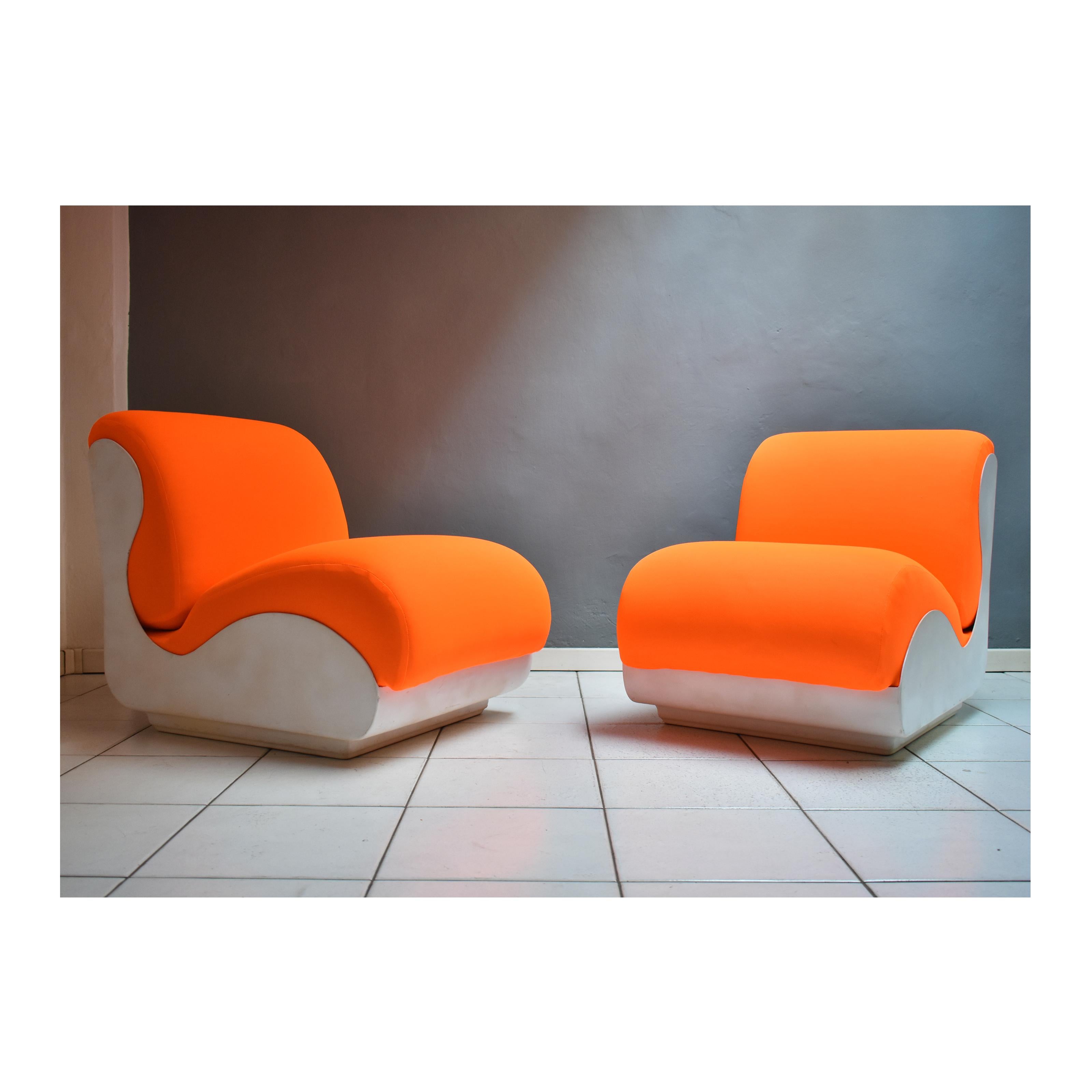 Moderner italienischer Sessel aus der Mitte des Jahrhunderts, 1970er Jahre, 2er-Set, orangefarbene fluoweiße Struktur (Italienisch) im Angebot