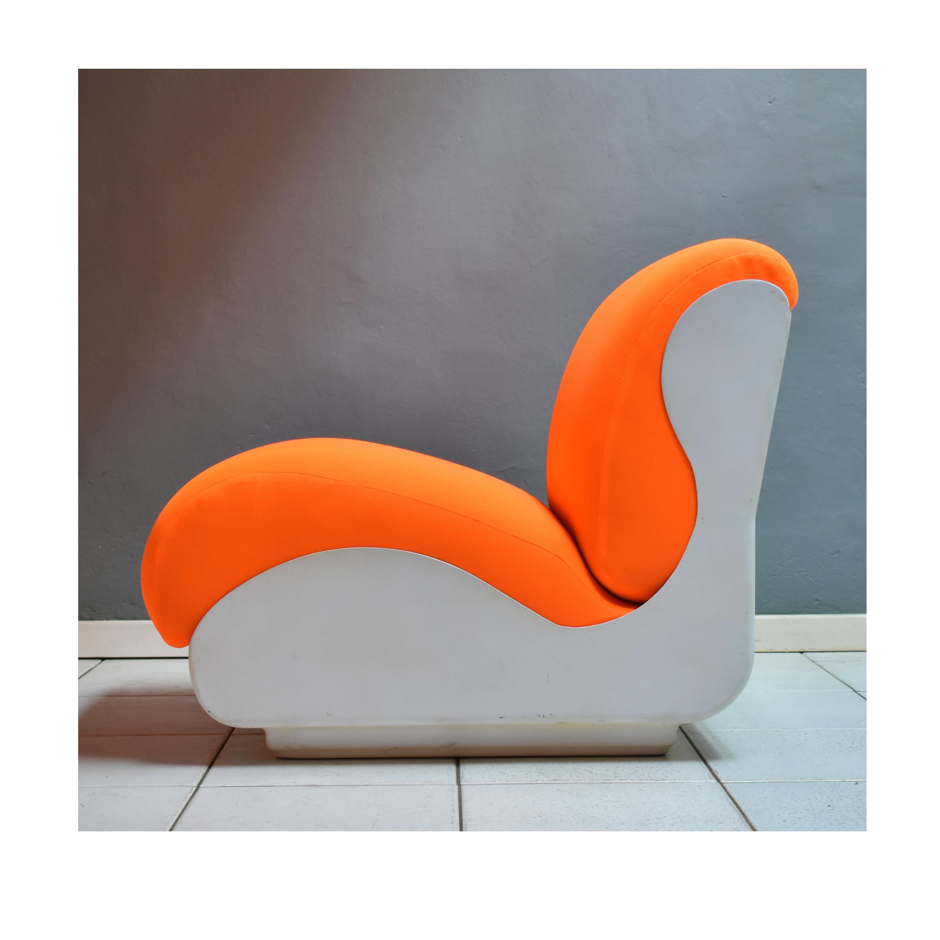 Moderner italienischer Sessel aus der Mitte des Jahrhunderts, 1970er Jahre, 2er-Set, orangefarbene fluoweiße Struktur im Angebot 2