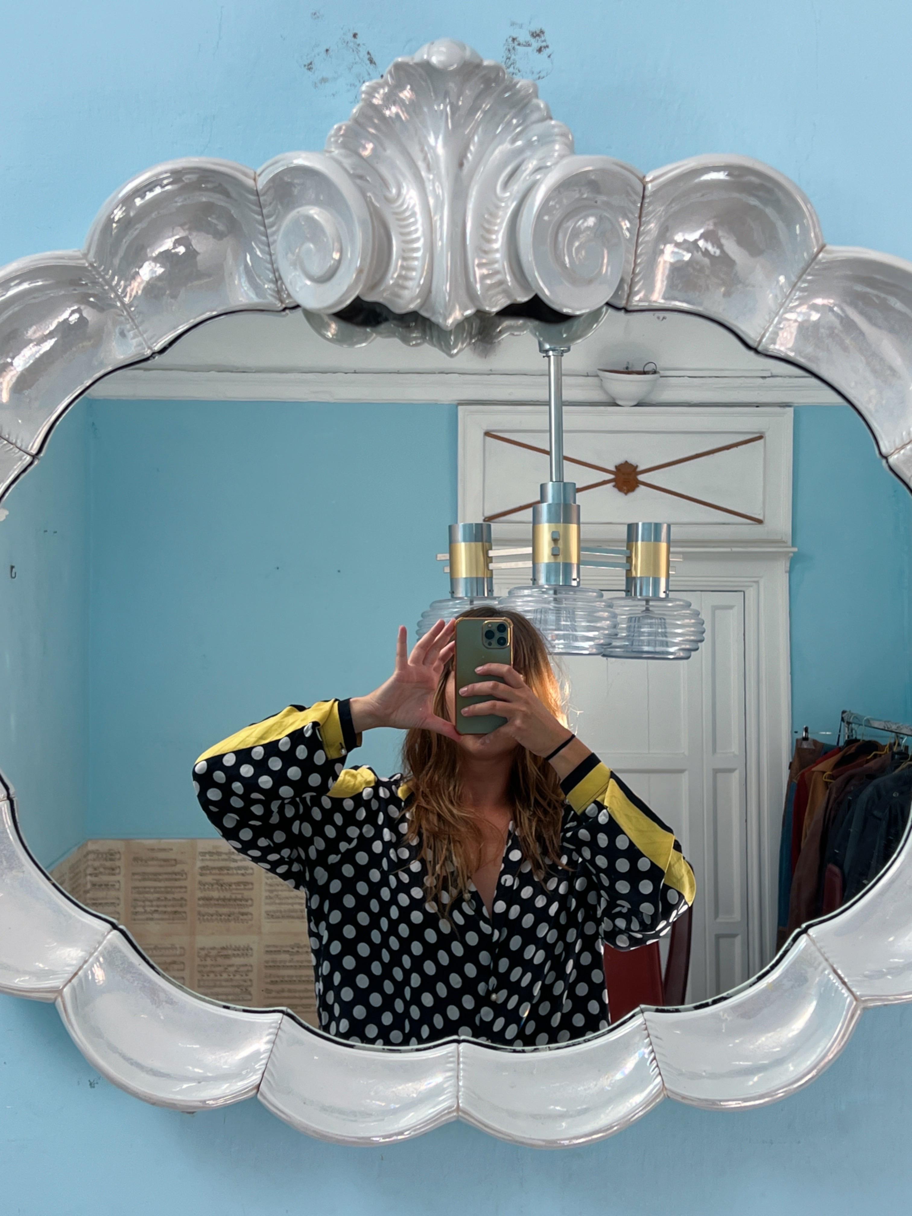 Miroir en céramique italienne en forme de coquillage, The Moderns, 1970 Bon état - En vente à Palermo, PA