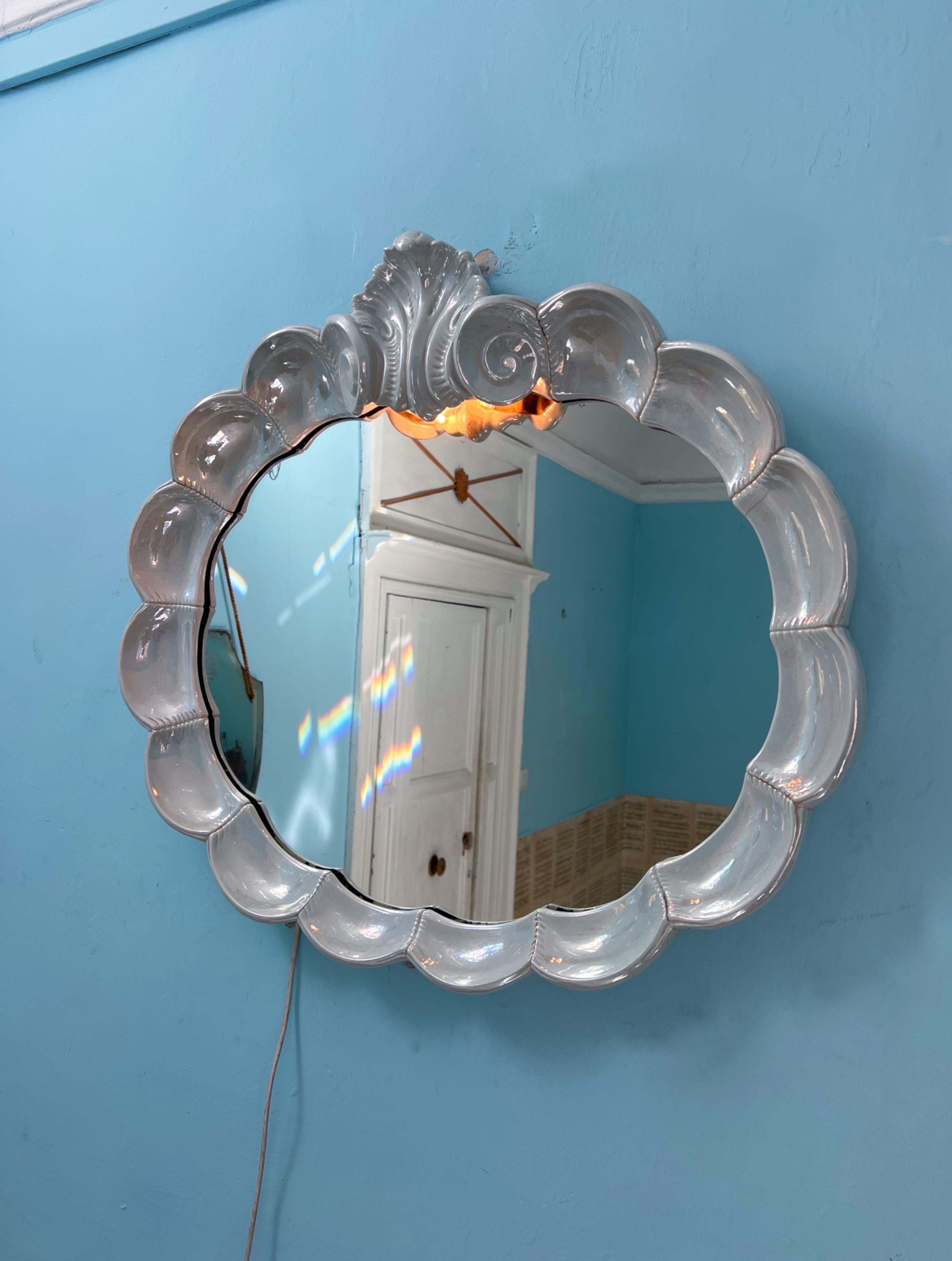 20ième siècle Miroir en céramique italienne en forme de coquillage, The Moderns, 1970 en vente