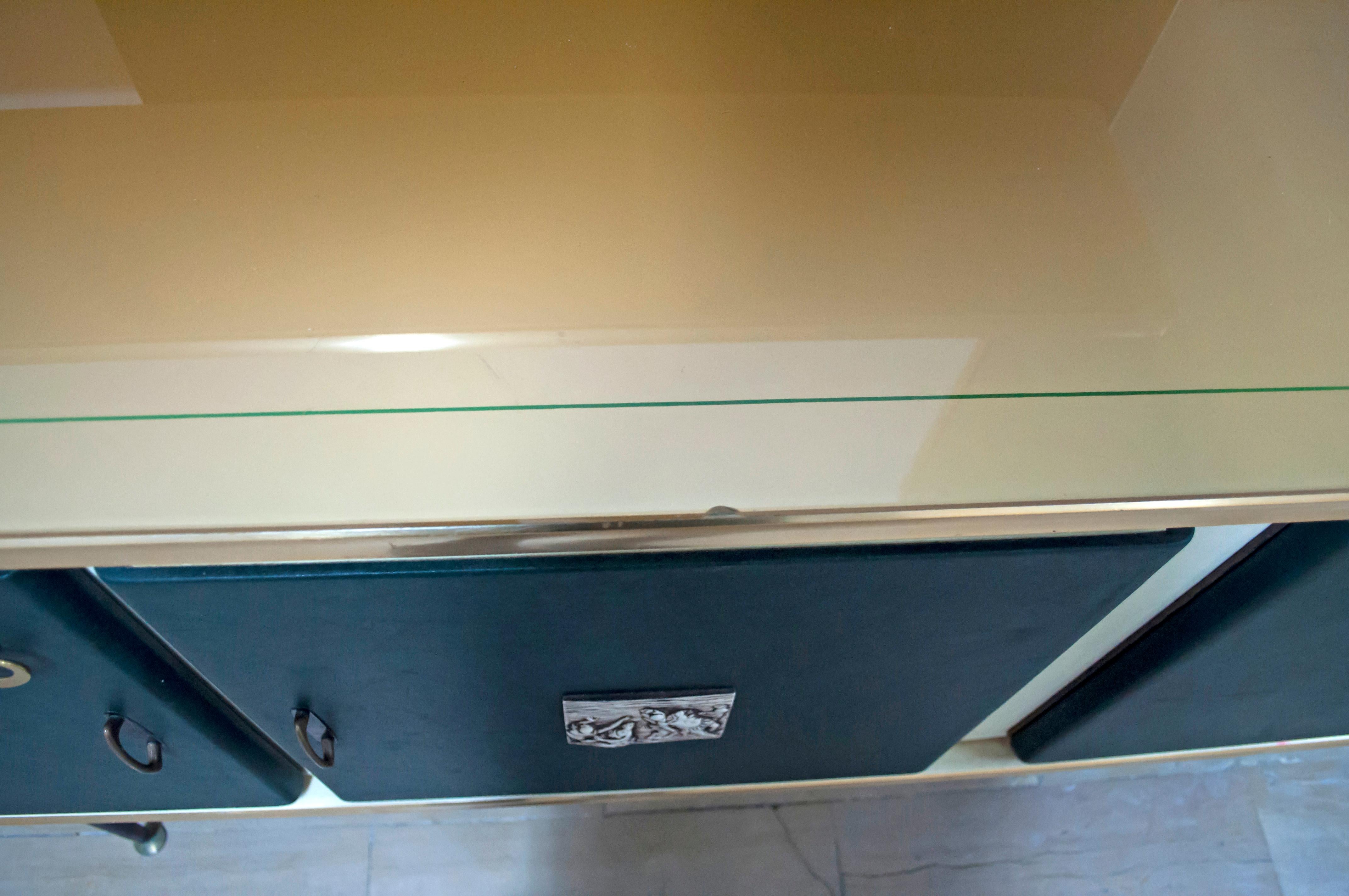 Modernes italienisches Sideboard aus der Jahrhundertmitte, 1950er Jahre (Aluminium) im Angebot