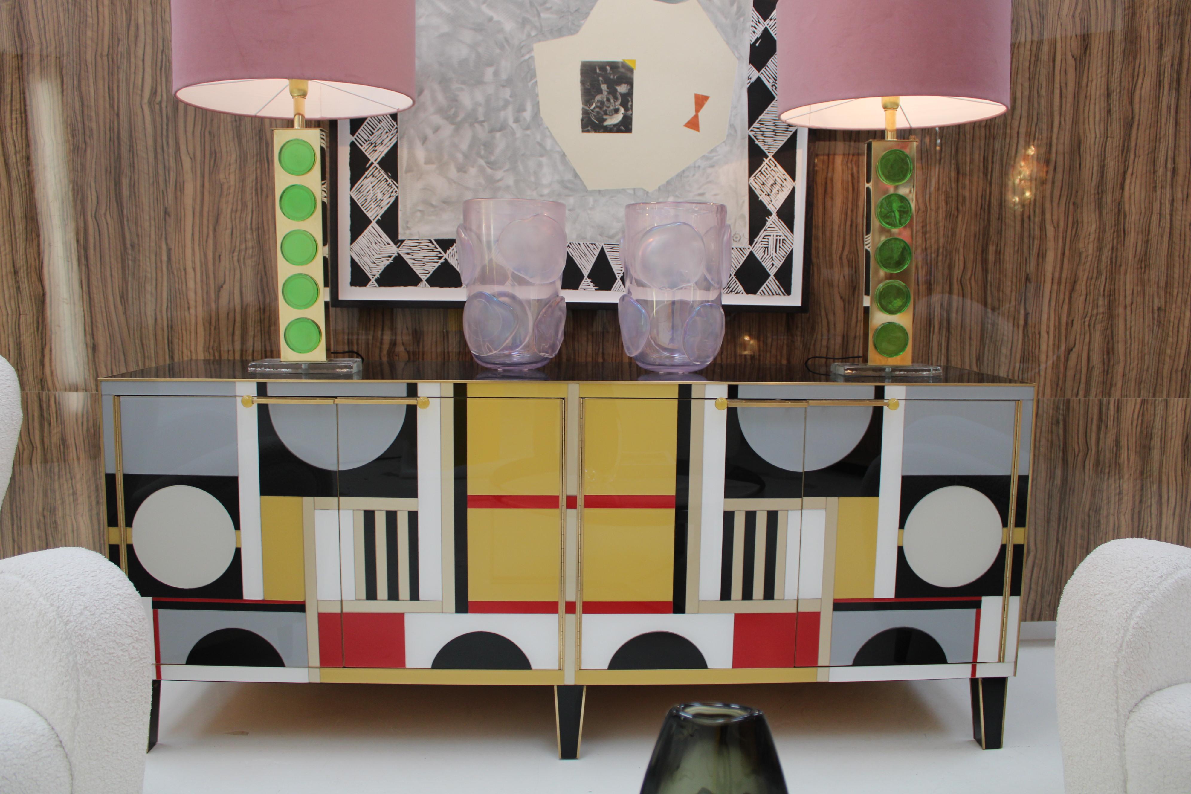 Credenza italiana del Mid Century Modern rivestita in vetro colorato. 1950s in vendita 1