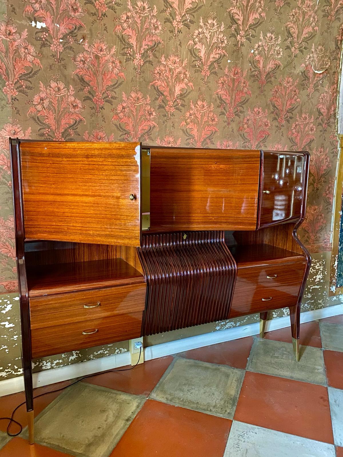Mid-Century Modern Italian Sideboard with Bar Cabinet, Osvaldo Borsani 1950s For Sale 2