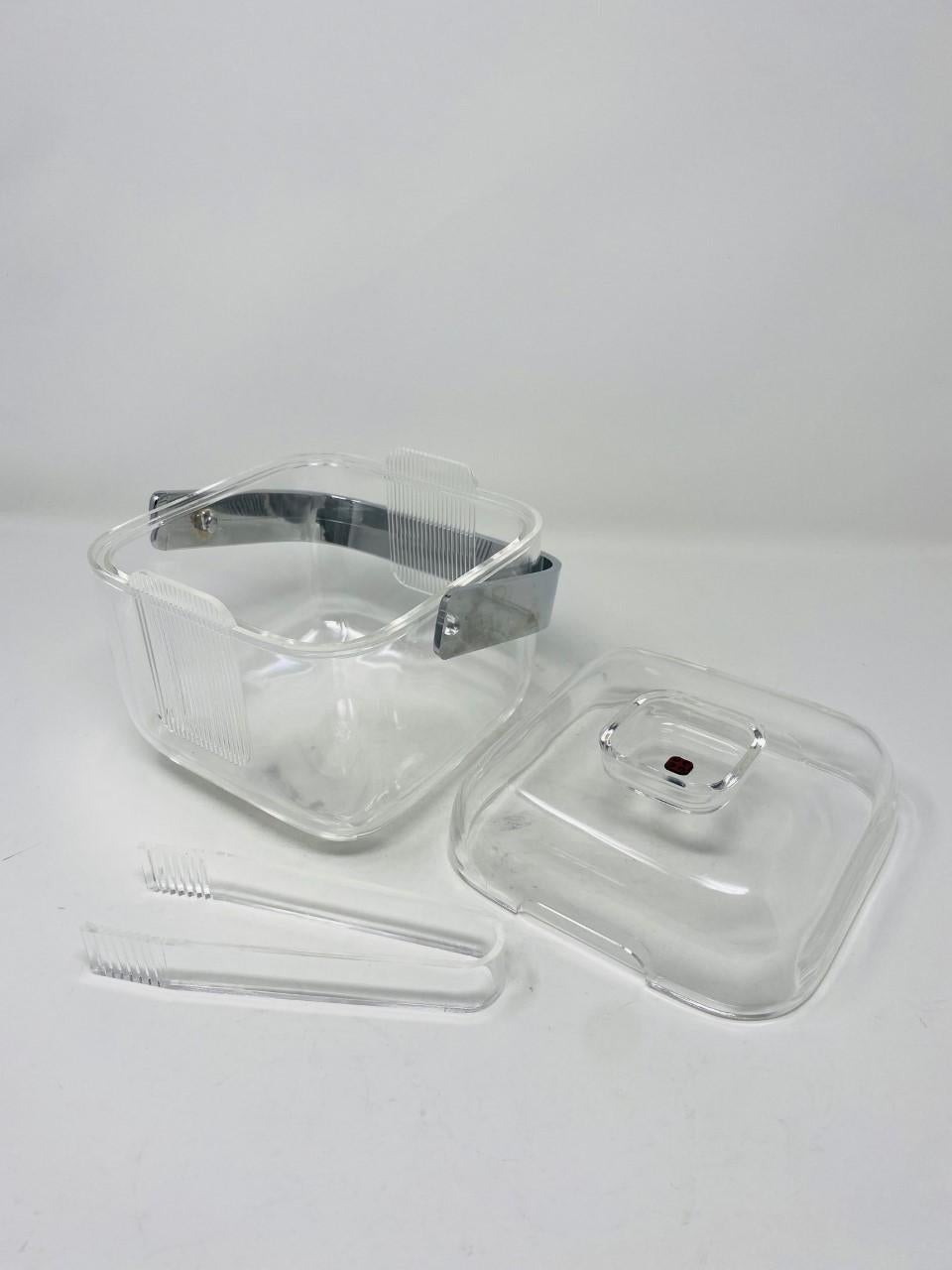 Mid-Century Modern Italian Signed Lucite and Chrome Guzzini Ice Bucket 5