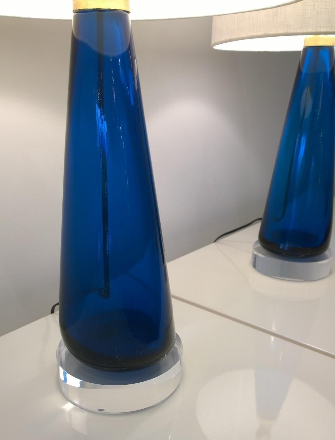 Mid-Century Modern Italian Signed Venini Murano Glass with Lucite Table Lamps 8