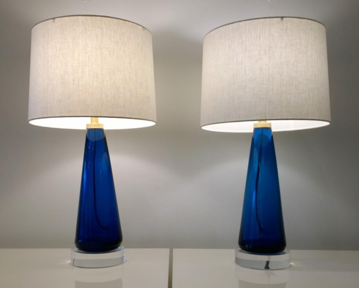 Mid-Century Modern Italian Signed Venini Murano Glass with Lucite Table Lamps 3