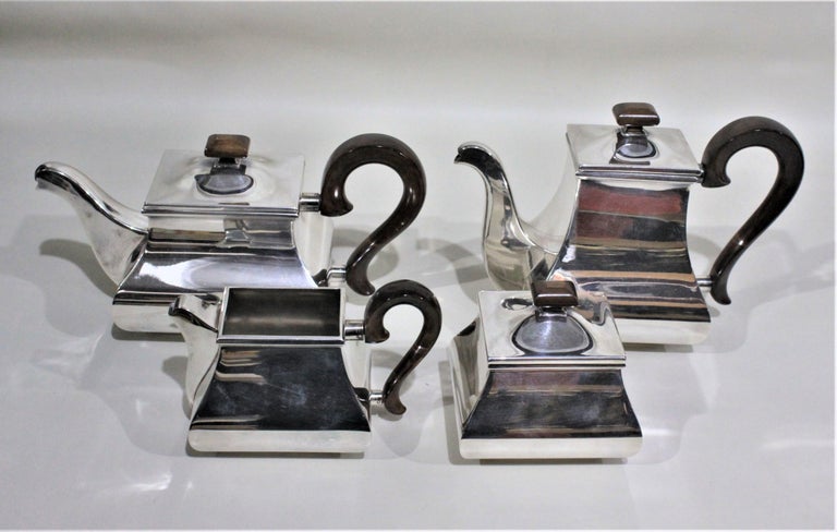 Mid-Century Modern Italian Silver Plated Tea and Coffee Set In Good Condition For Sale In Hamilton, Ontario