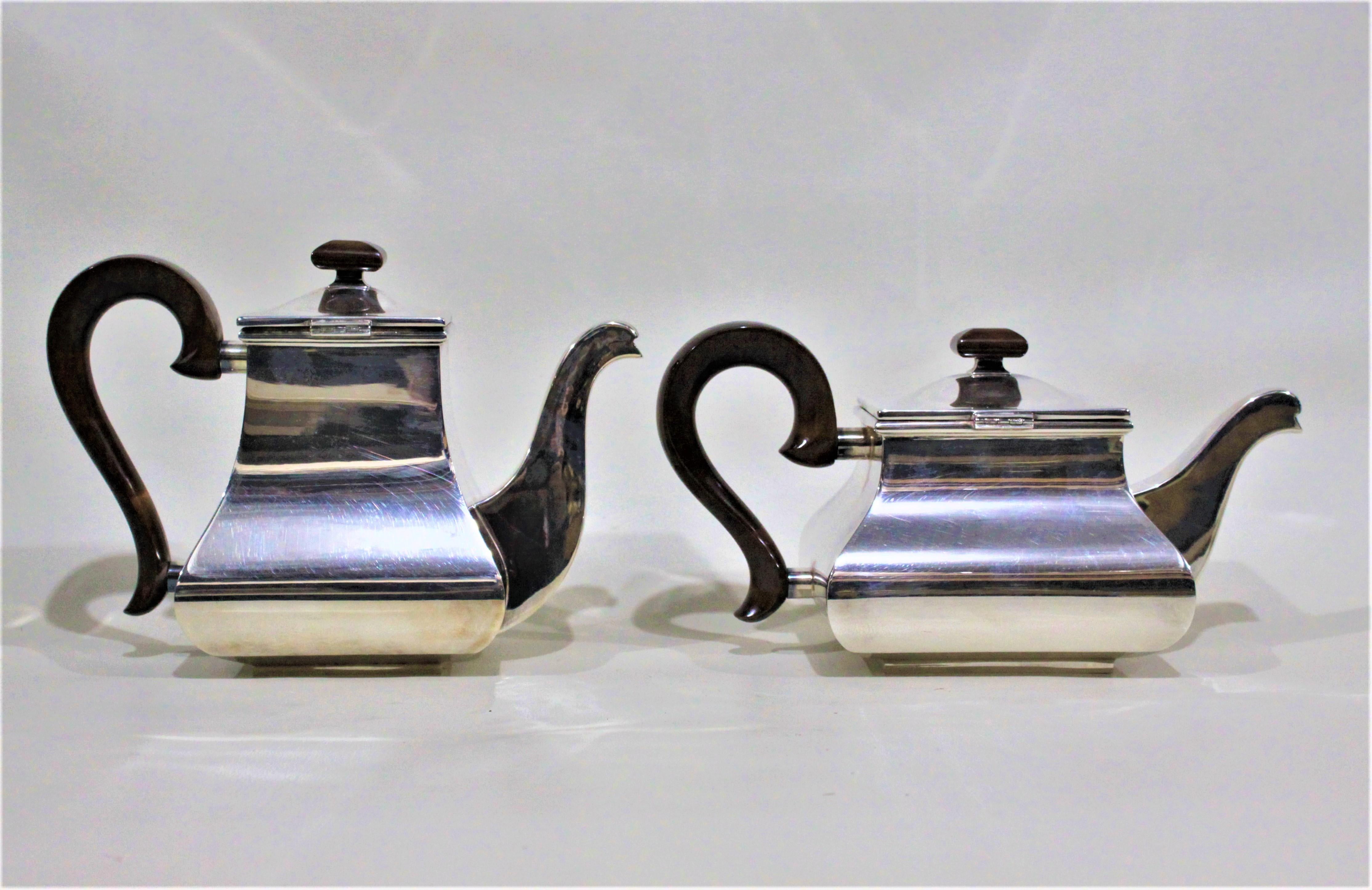 20ième siècle Service à thé et café italien en métal argenté de style mi-siècle moderne en vente