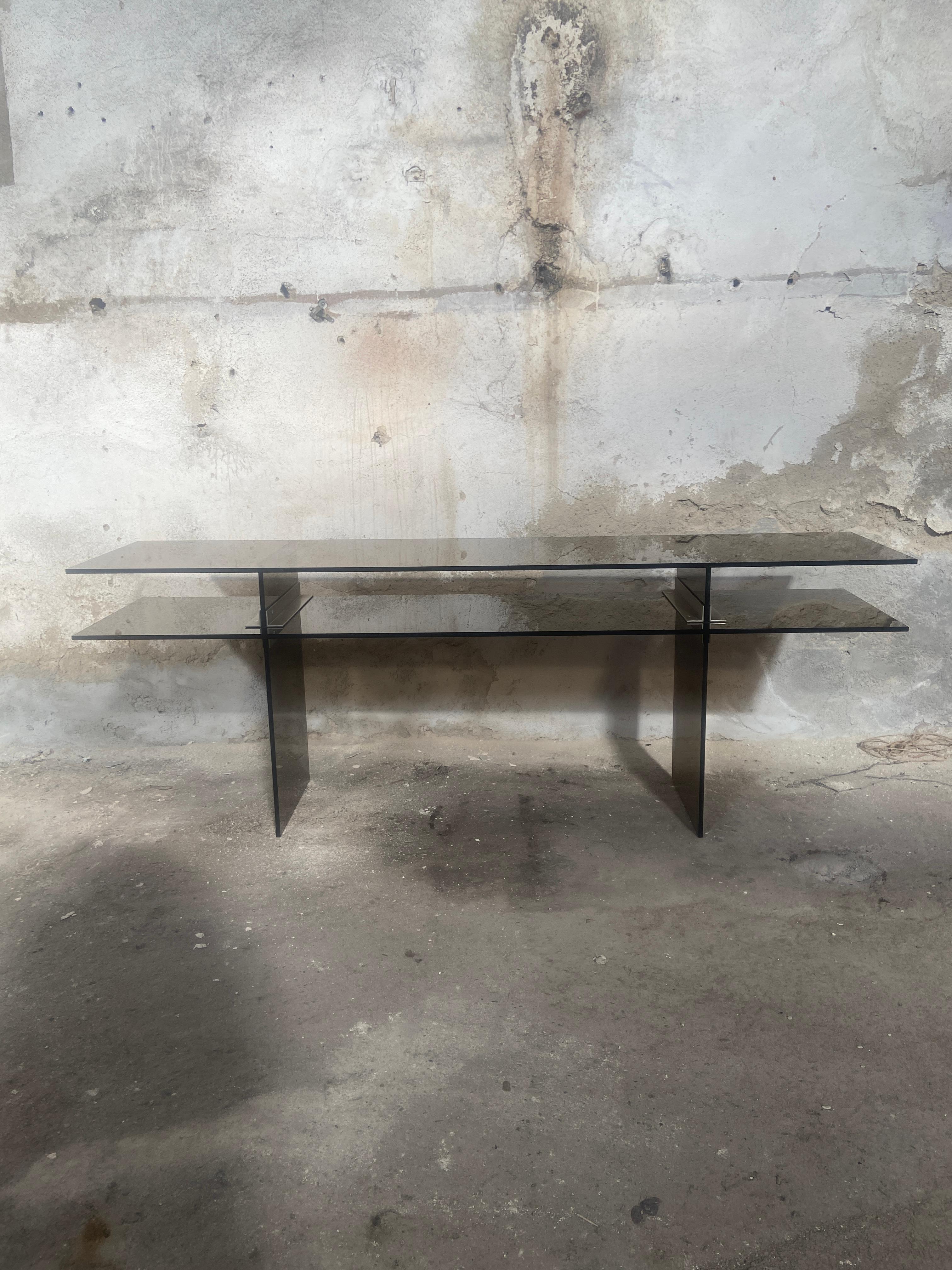 Mid-Century Modern Italian Smoked Glass Console with Stainless Steel Junctions In Good Condition For Sale In Prato, IT