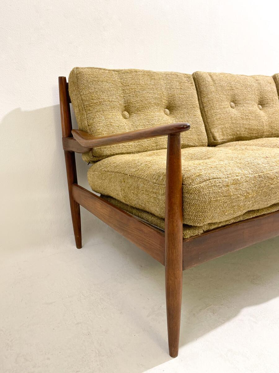 Mid-20th Century Mid-Century Modern Italian Sofa, 1960s