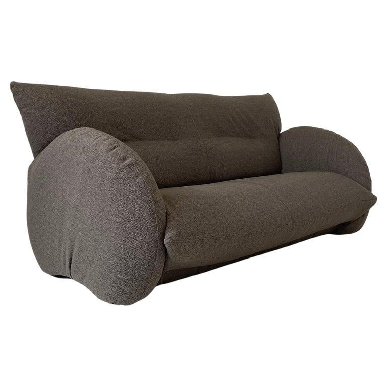 Modernes italienisches Sofa aus der Jahrhundertmitte, 1960er Jahre - Neue Polsterung (Moderne der Mitte des Jahrhunderts) im Angebot
