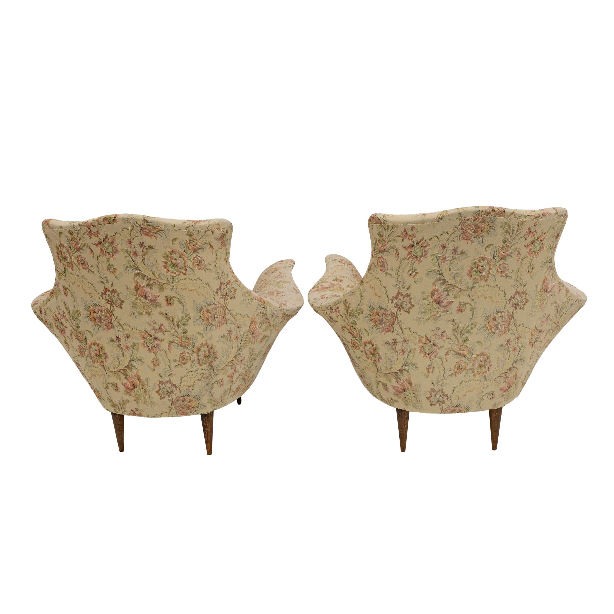 Mid-Century Modern Italian Sofa and Two Armchairs, Manta model, 1950s en vente 6