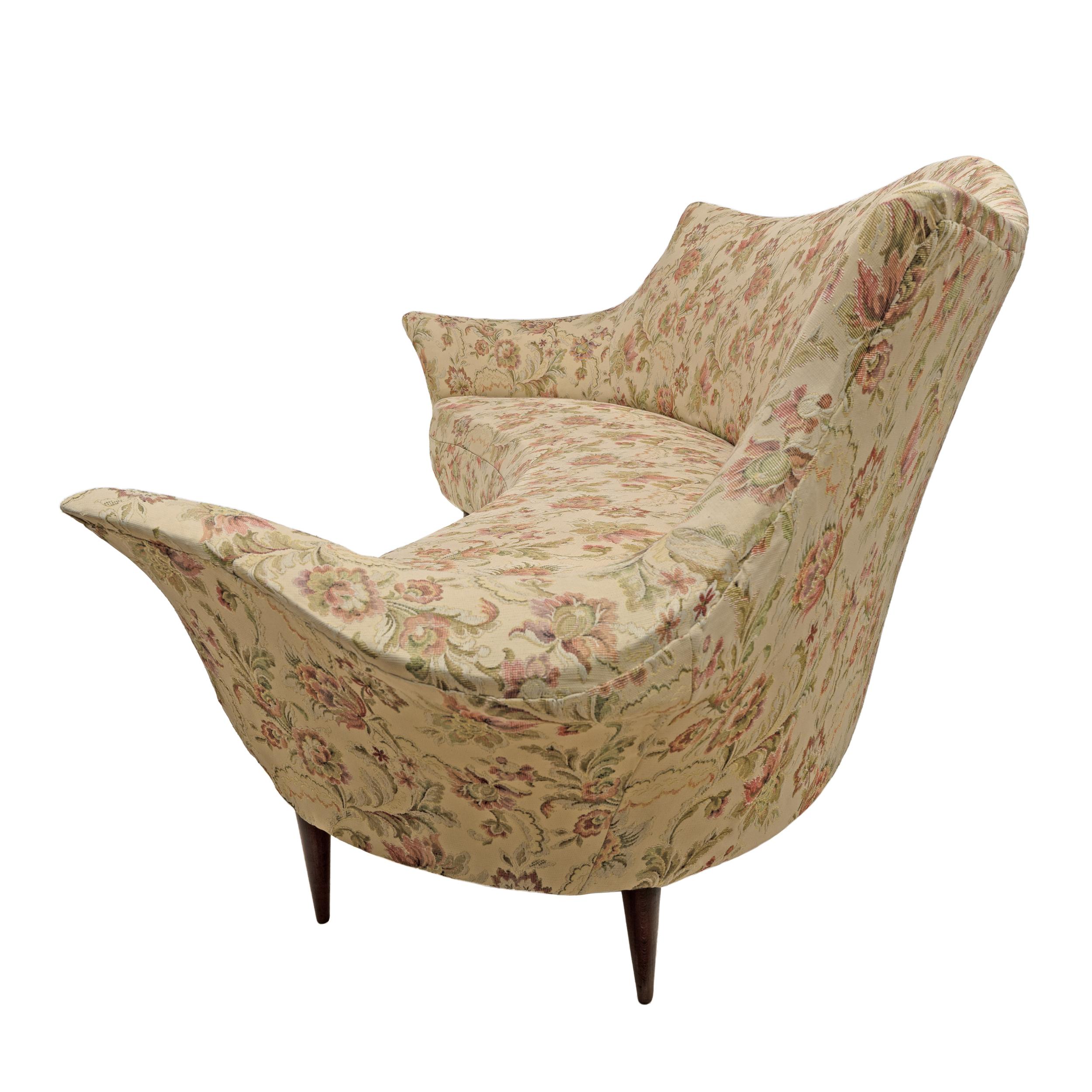 Mid-Century Modern Italian Sofa and Two Armchairs, Manta model, 1950s en vente 8