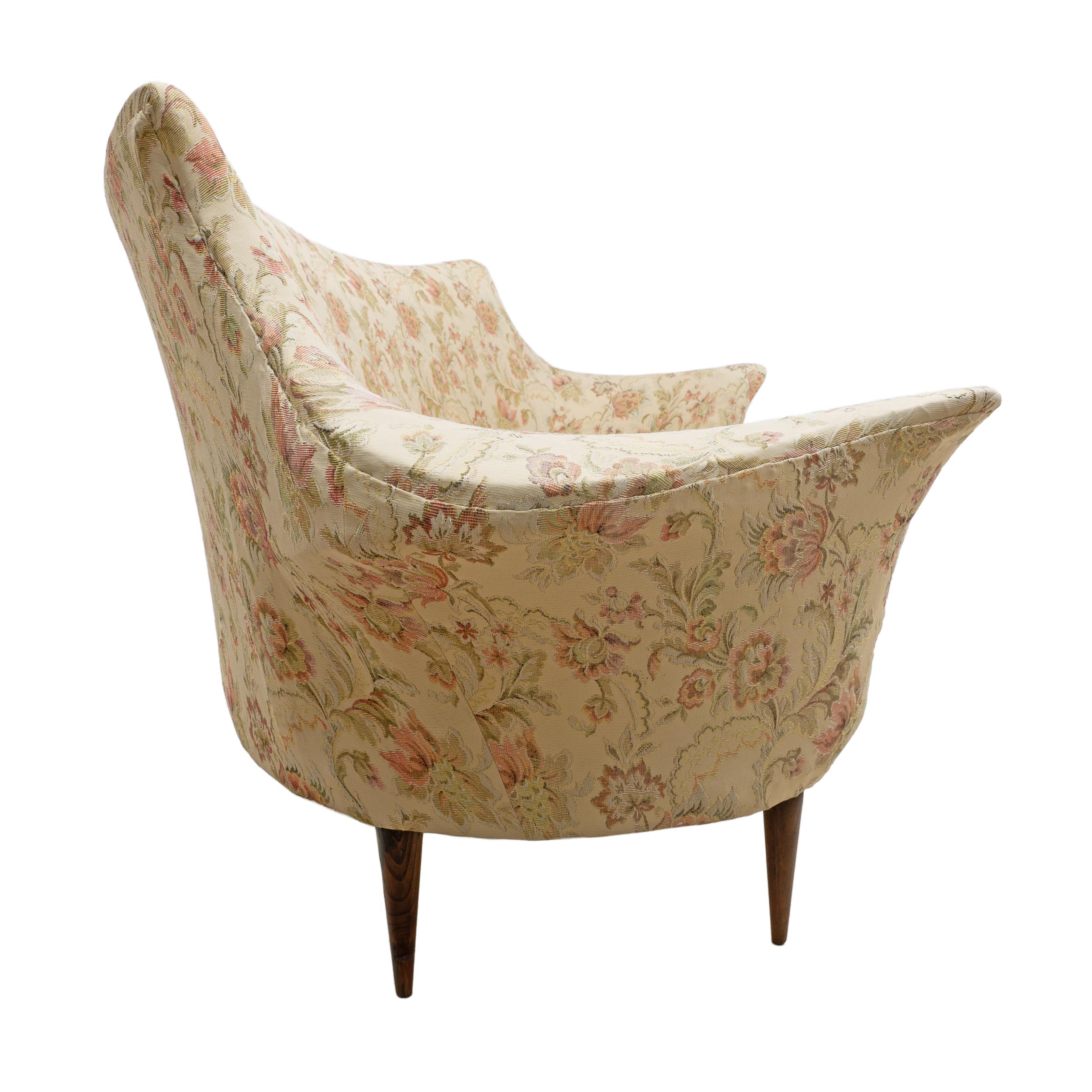 Mid-Century Modern Italian Sofa and Two Armchairs, Manta model, 1950s en vente 10