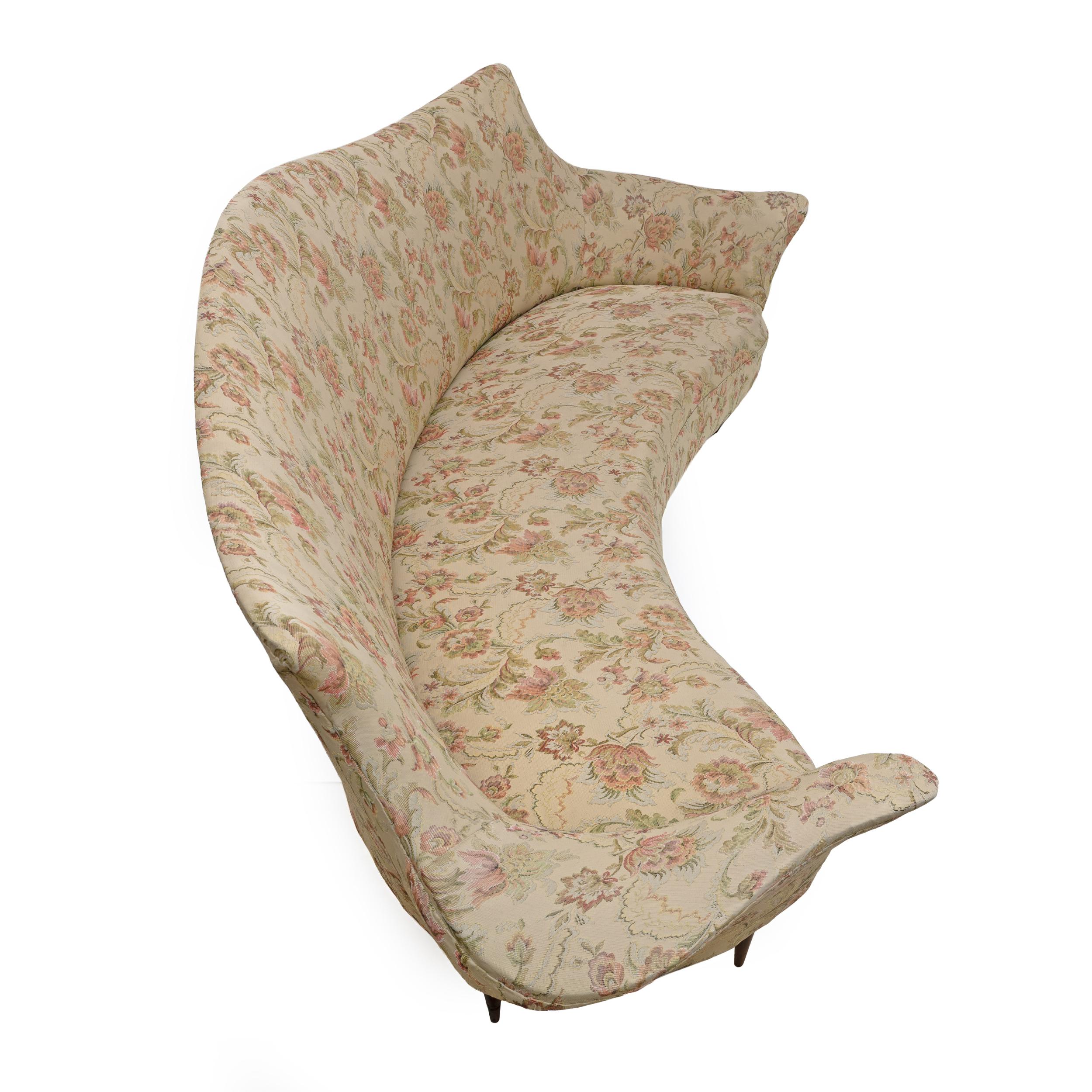 Mid-Century Modern Italian Sofa and Two Armchairs, Manta model, 1950s en vente 11
