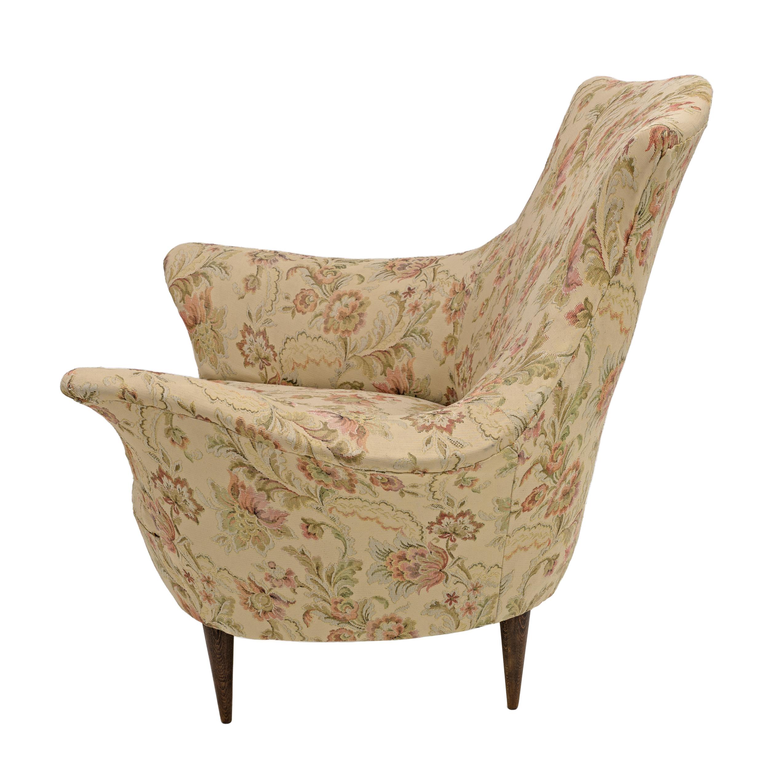 Mid-Century Modern Italian Sofa and Two Armchairs, Manta model, 1950s en vente 3