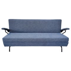 Modernes italienisches Schlafsofa aus der Jahrhundertmitte, 1960er Jahre - Neu gepolstert