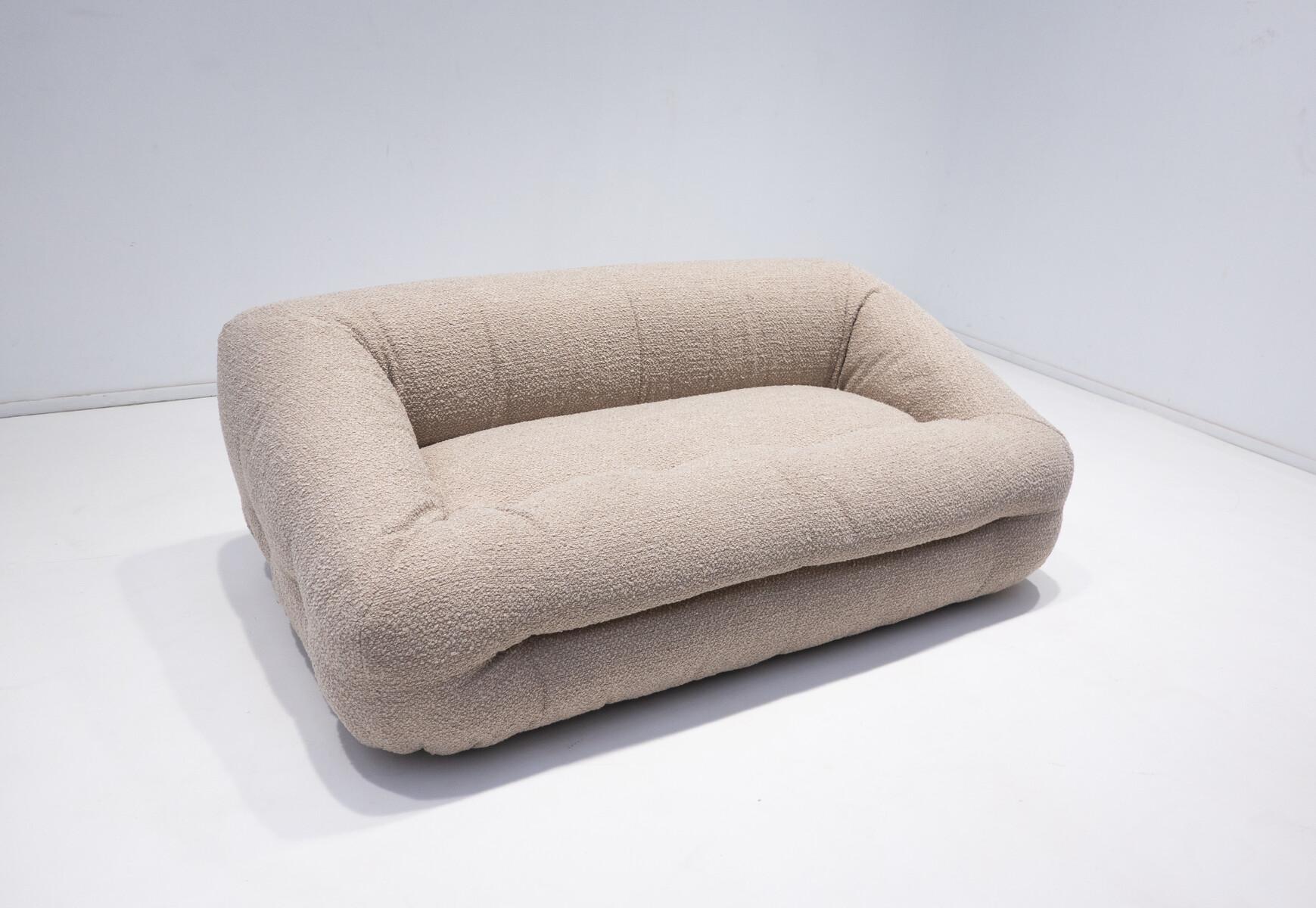 Mid-Century Modern Italian Sofa, Beige Boucle Fabric, Italy, 1960s For Sale 6