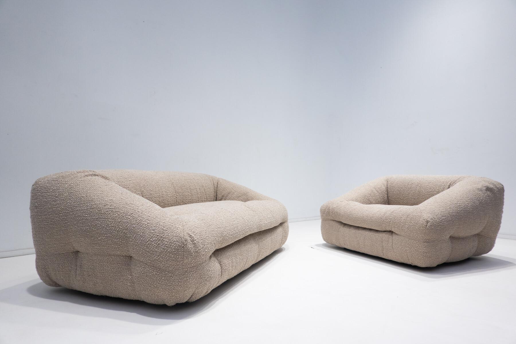 Mid-Century Modern Italian Sofa, Beige Upholstery, 1960s For Sale 1