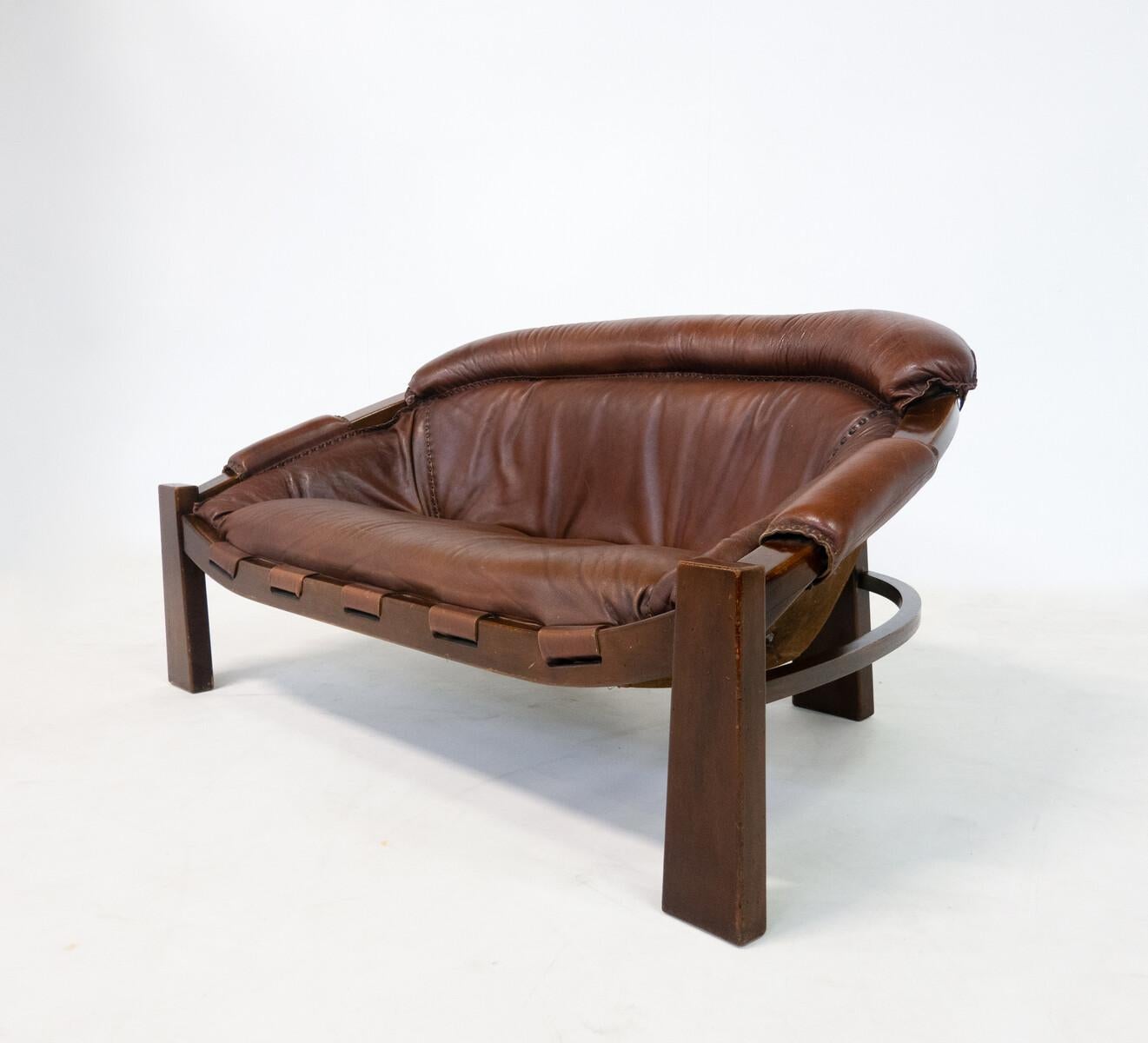 Mid-Century Modern Italian Sofa by Luciano Frigerio, Leather, 1970s For Sale 7