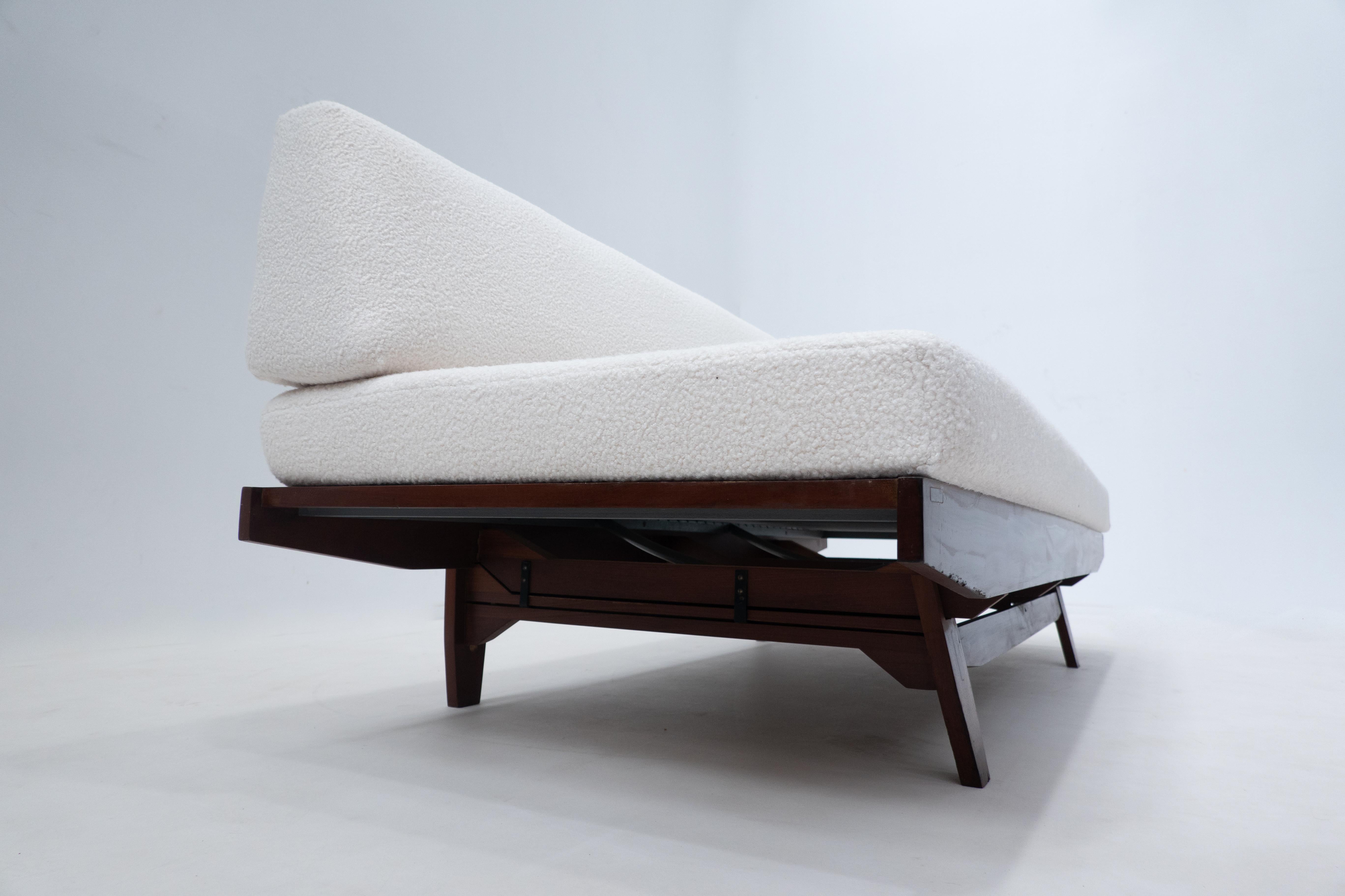 Mid-Century Modern Italian Sofa, White Boucle and Wood, 1960s -