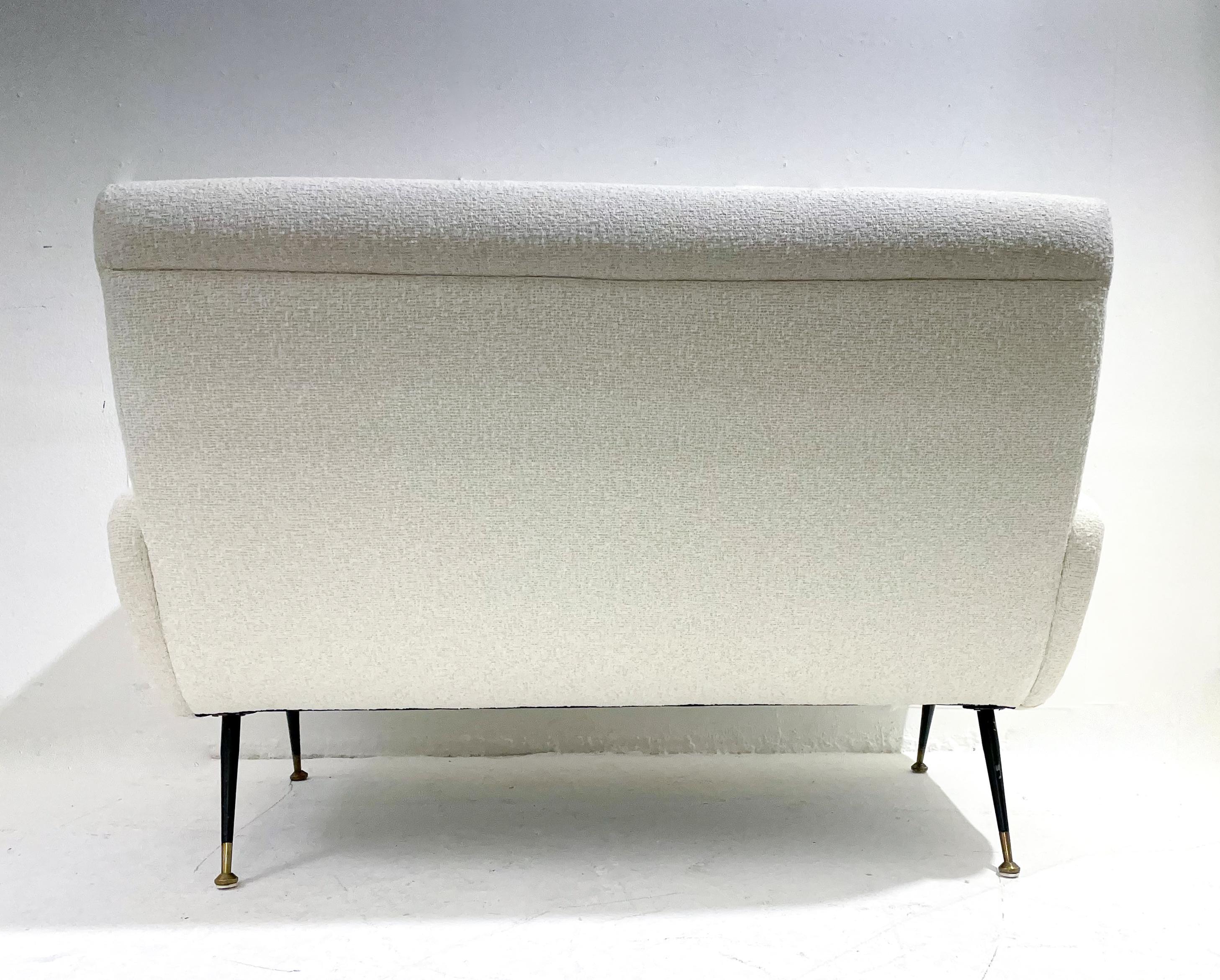 Mid-Century Modern Italian sofa, White Fabric, 1950s.